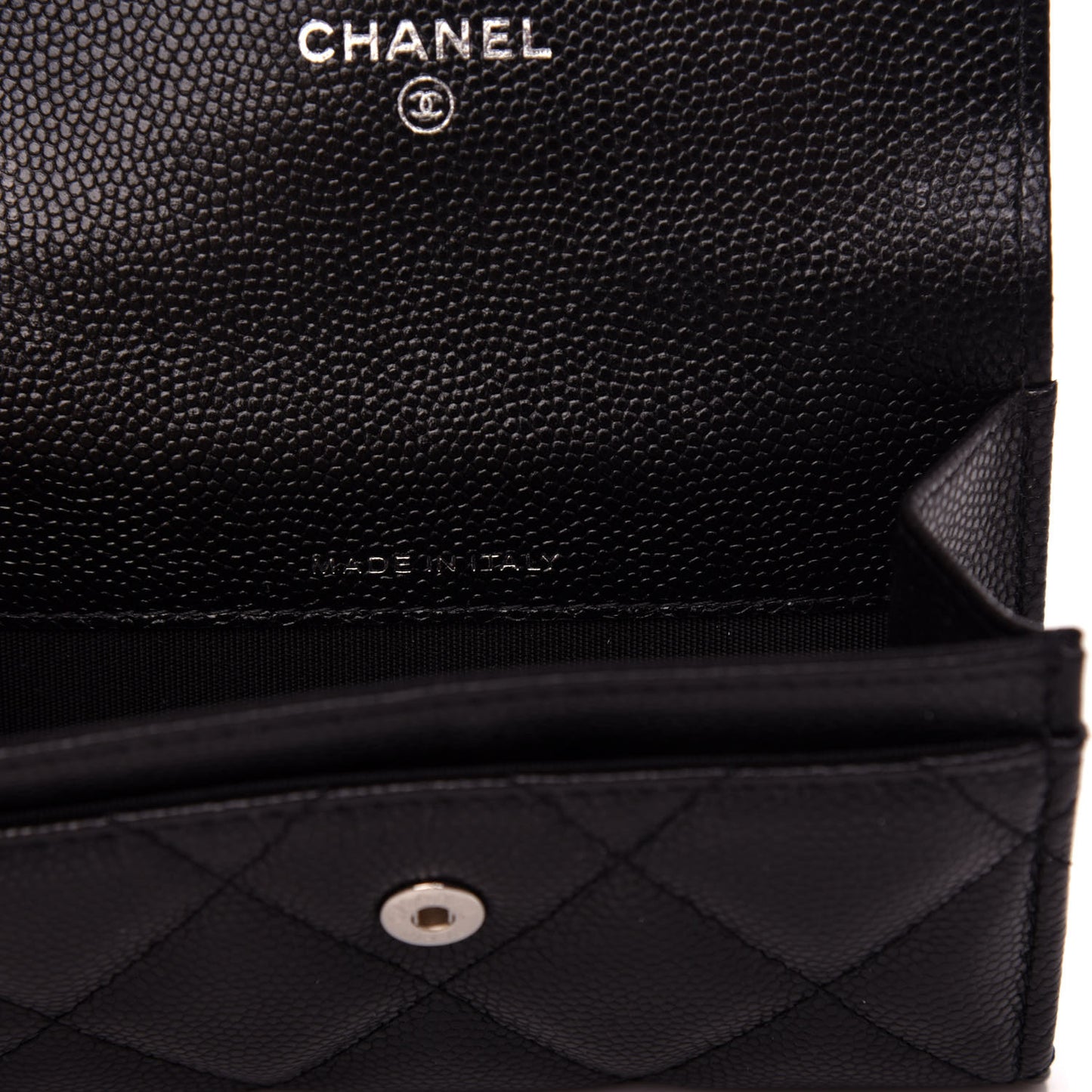 Caviar Quilted My Everything Flap Card Holder Black