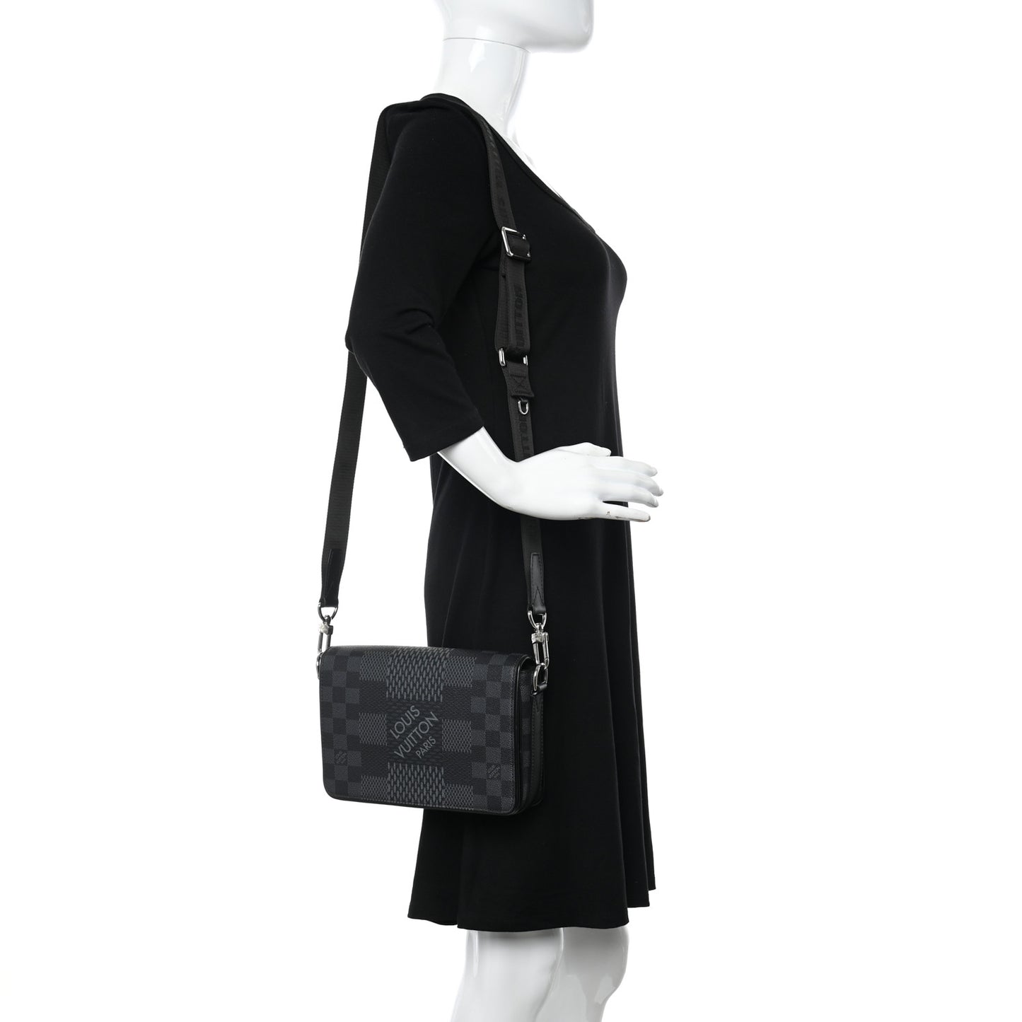 Damier Graphite 3D Studio Messenger