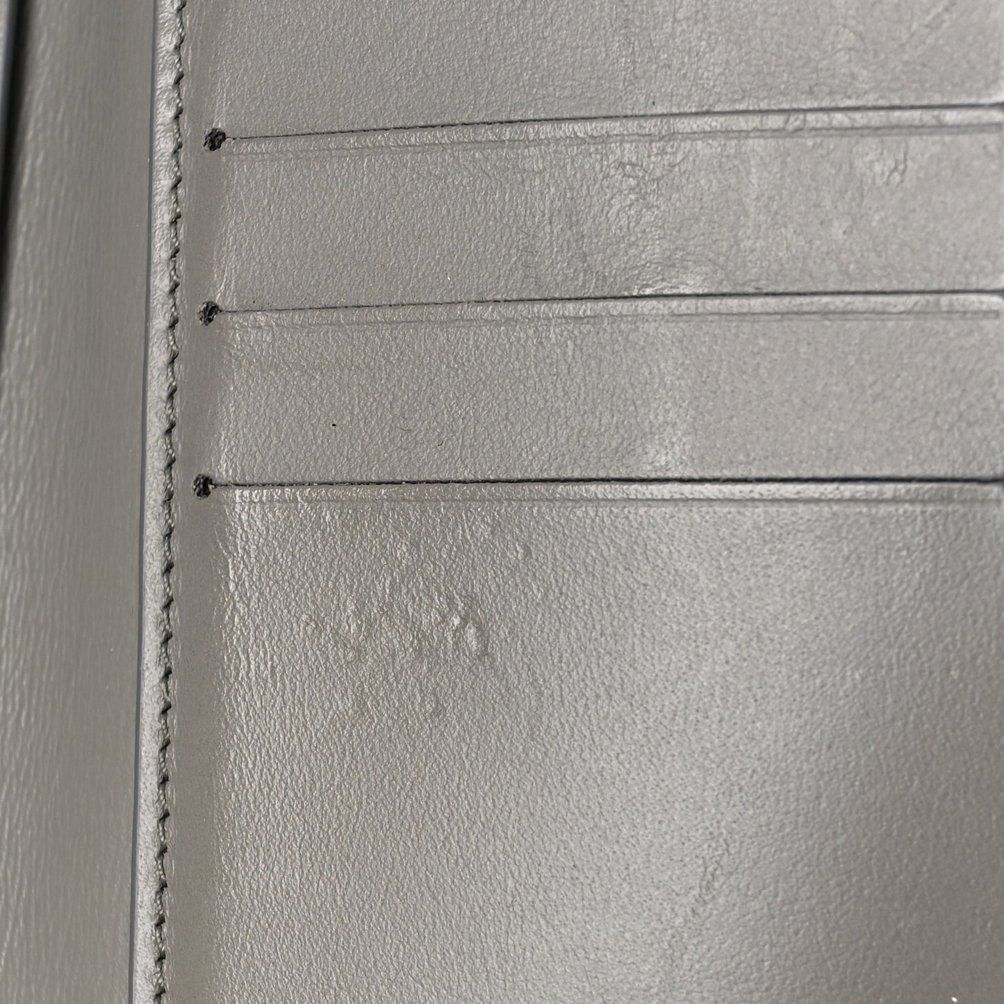 Taurillon Capucines Compact Wallet Silver