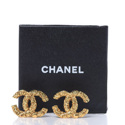 Chanel Textured CC Clip On Earrings Gold 5 of 5