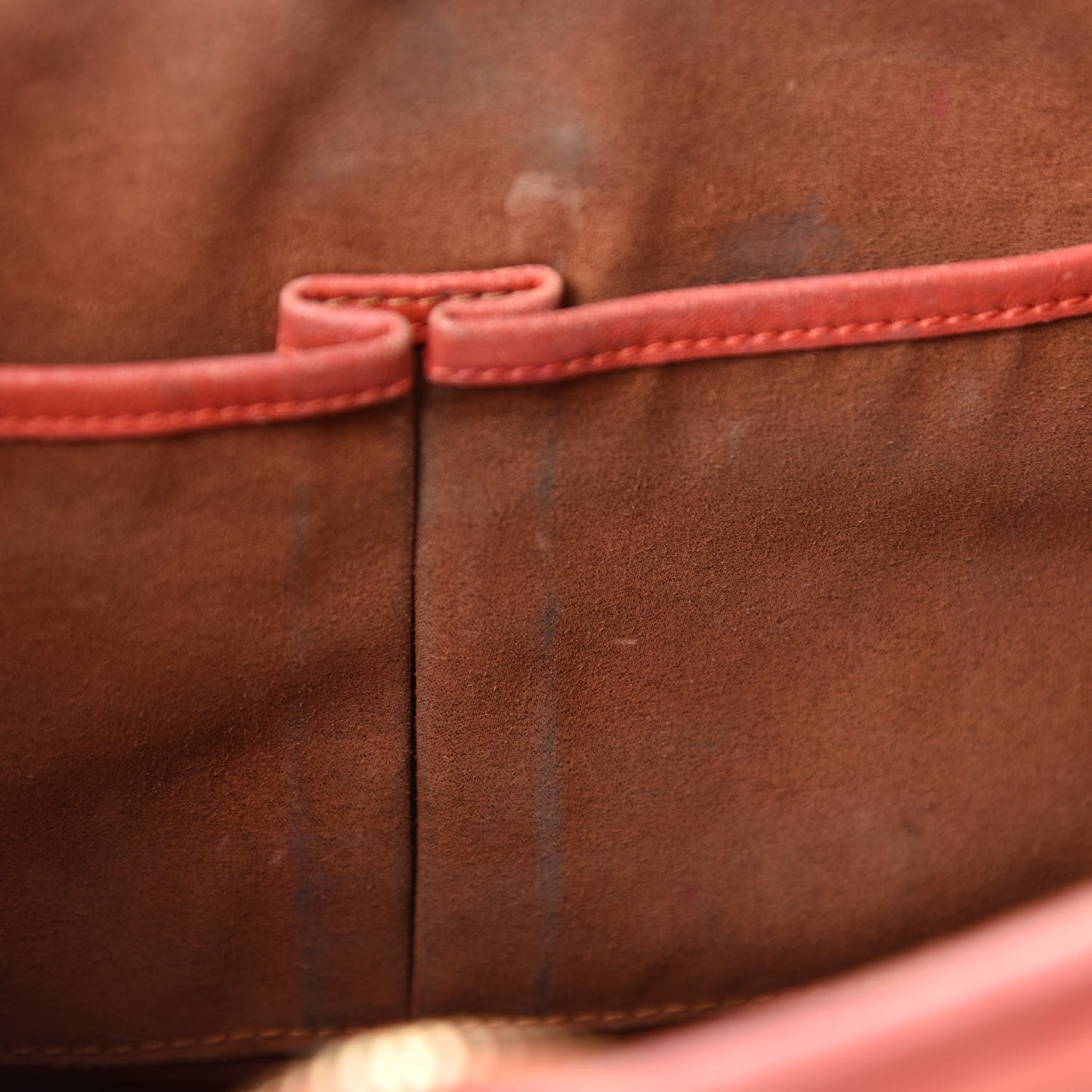 Visetos Bi-Color Chain Crossbody Bag Cognac Red