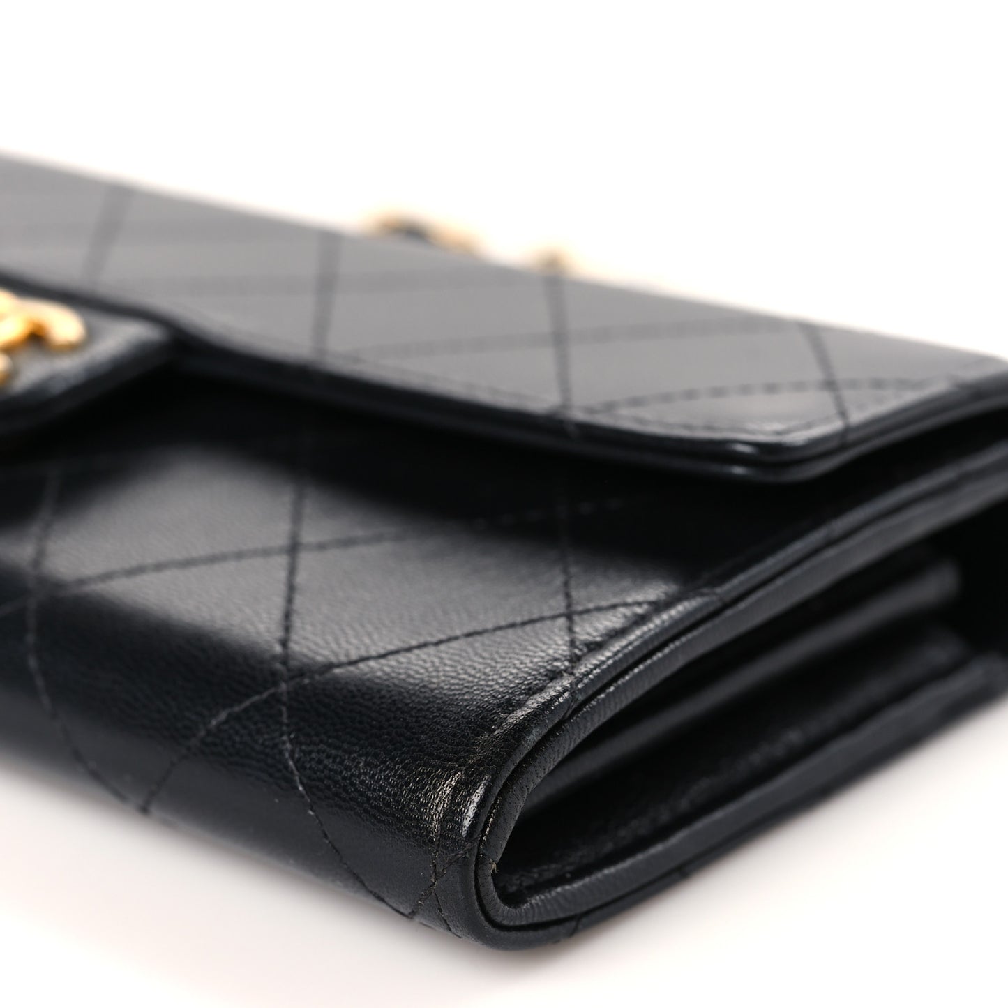 Goatskin Quilted Chic Pearls Clutch With Chain Black