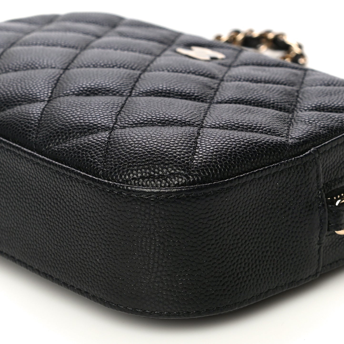 Caviar Quilted Vanity With Chain Black