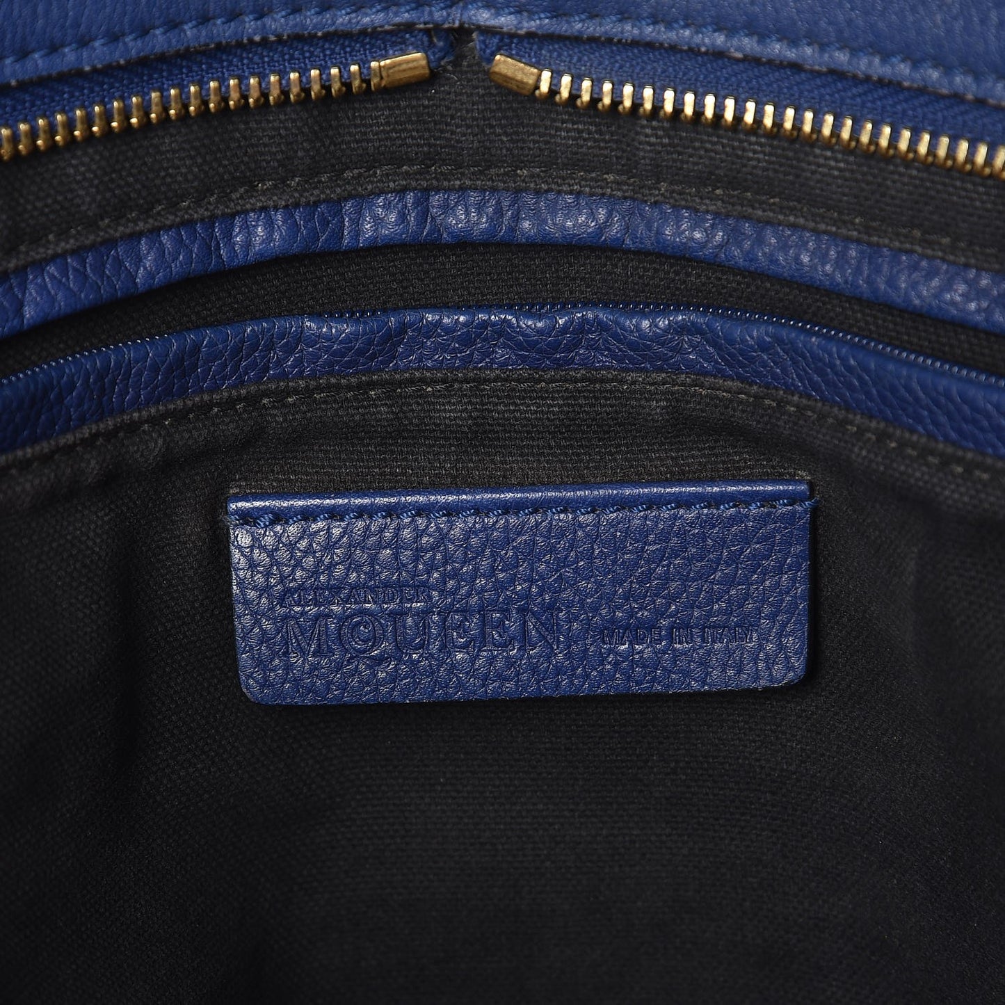 Pebbled Calfskin Large Skull Padlock Zip Around Tote Ultramarine