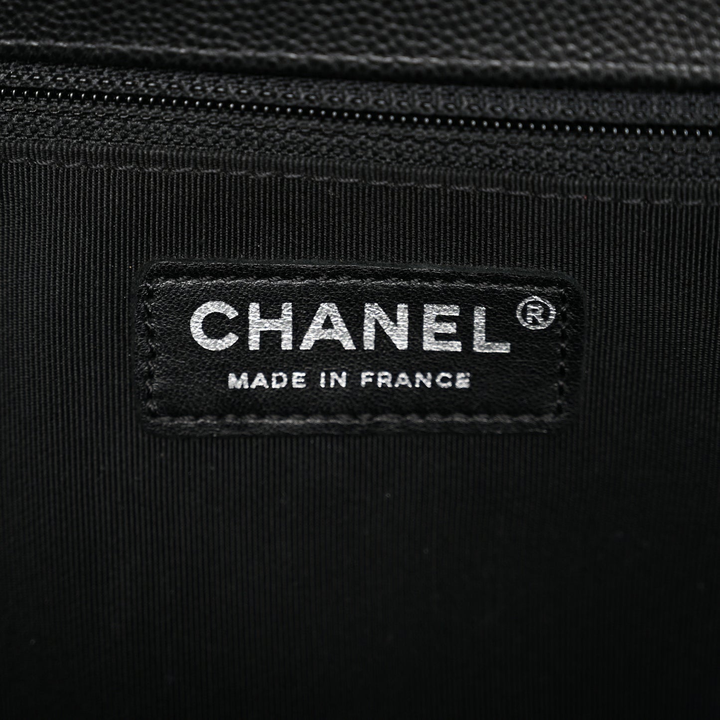 Caviar Quilted Large Boy Flap Black Black