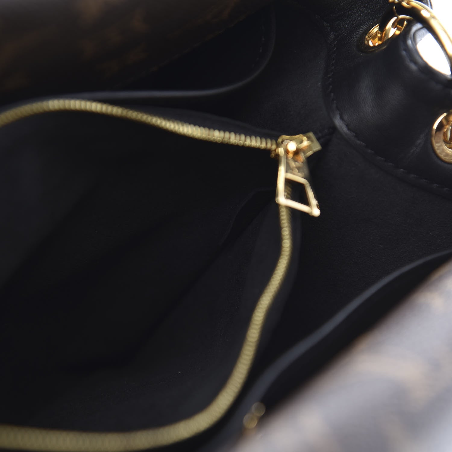 Louis Vuitton Monogram Double V Black 7 of 10