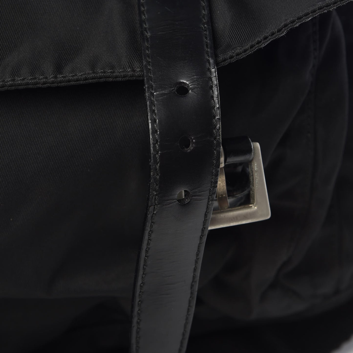 Nylon Vela Messenger Bag Black