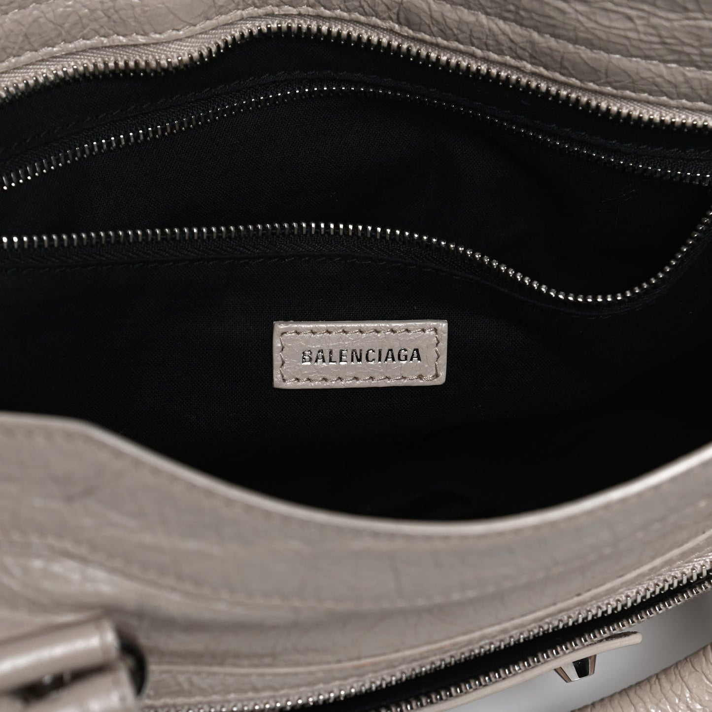 Agneau Classic Silver Hardware City Logo Strap Light Beige Black