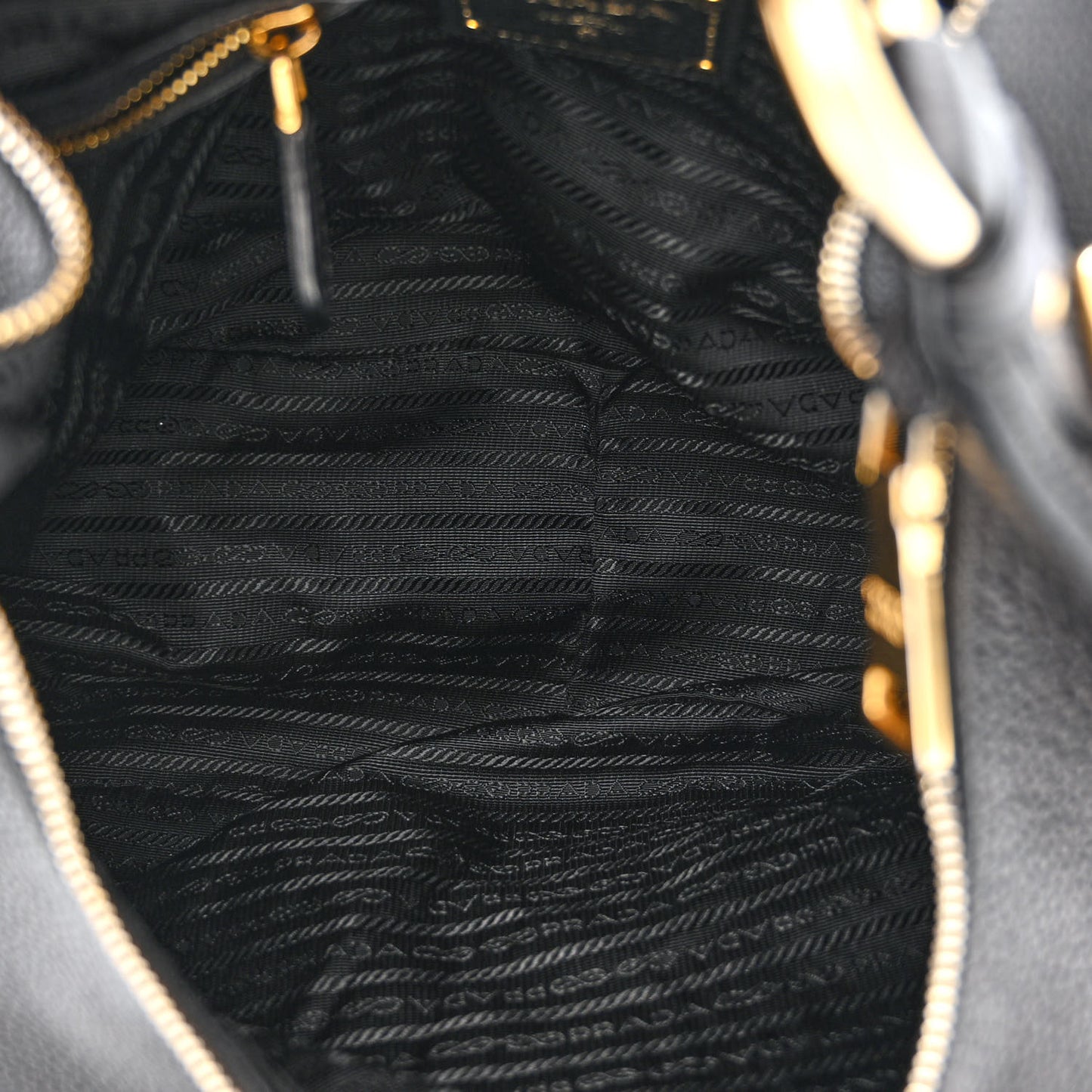 Vitello Daino Hobo Black
