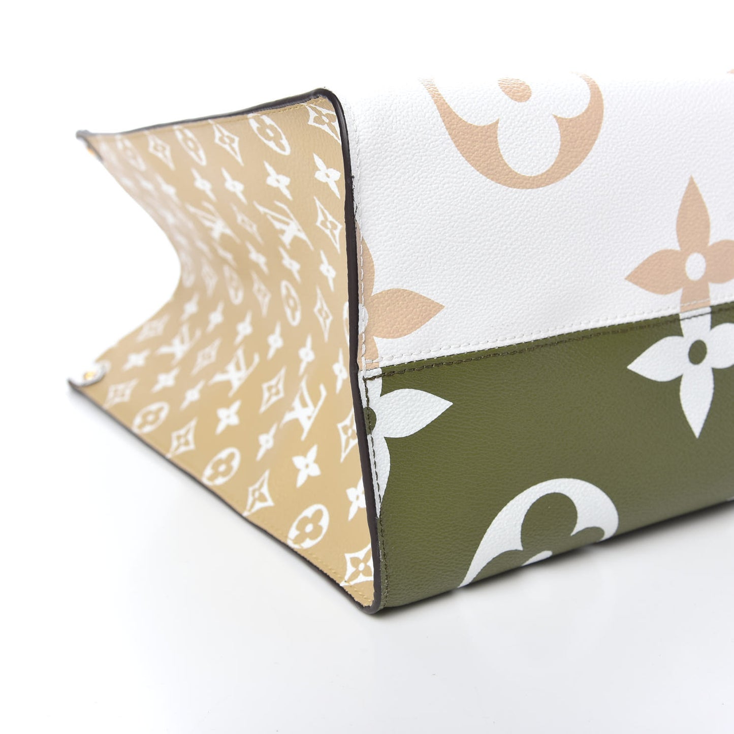 Monogram Giant Onthego GM Kaki Beige