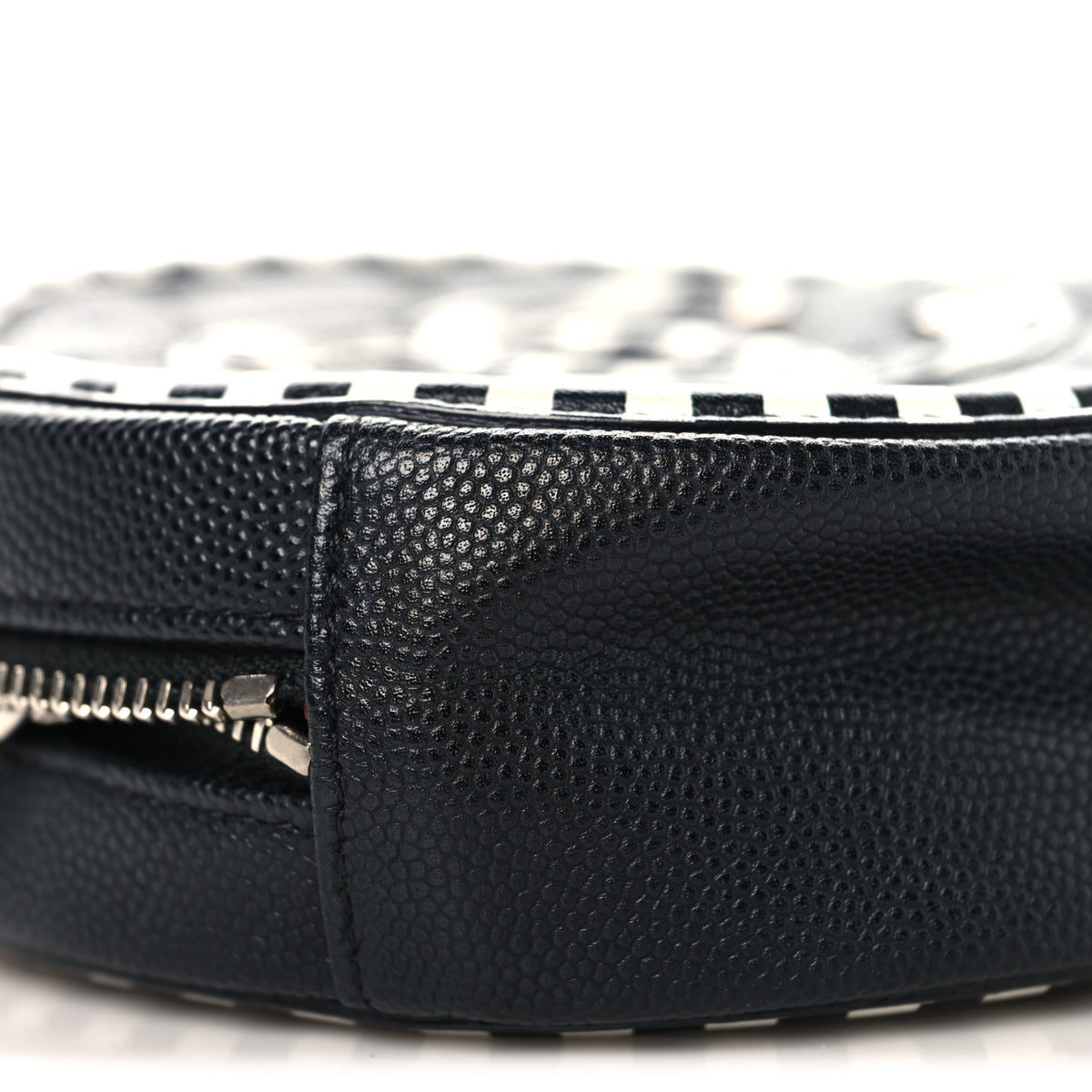 Caviar Quilted Filigree Round Clutch With Chain Black White