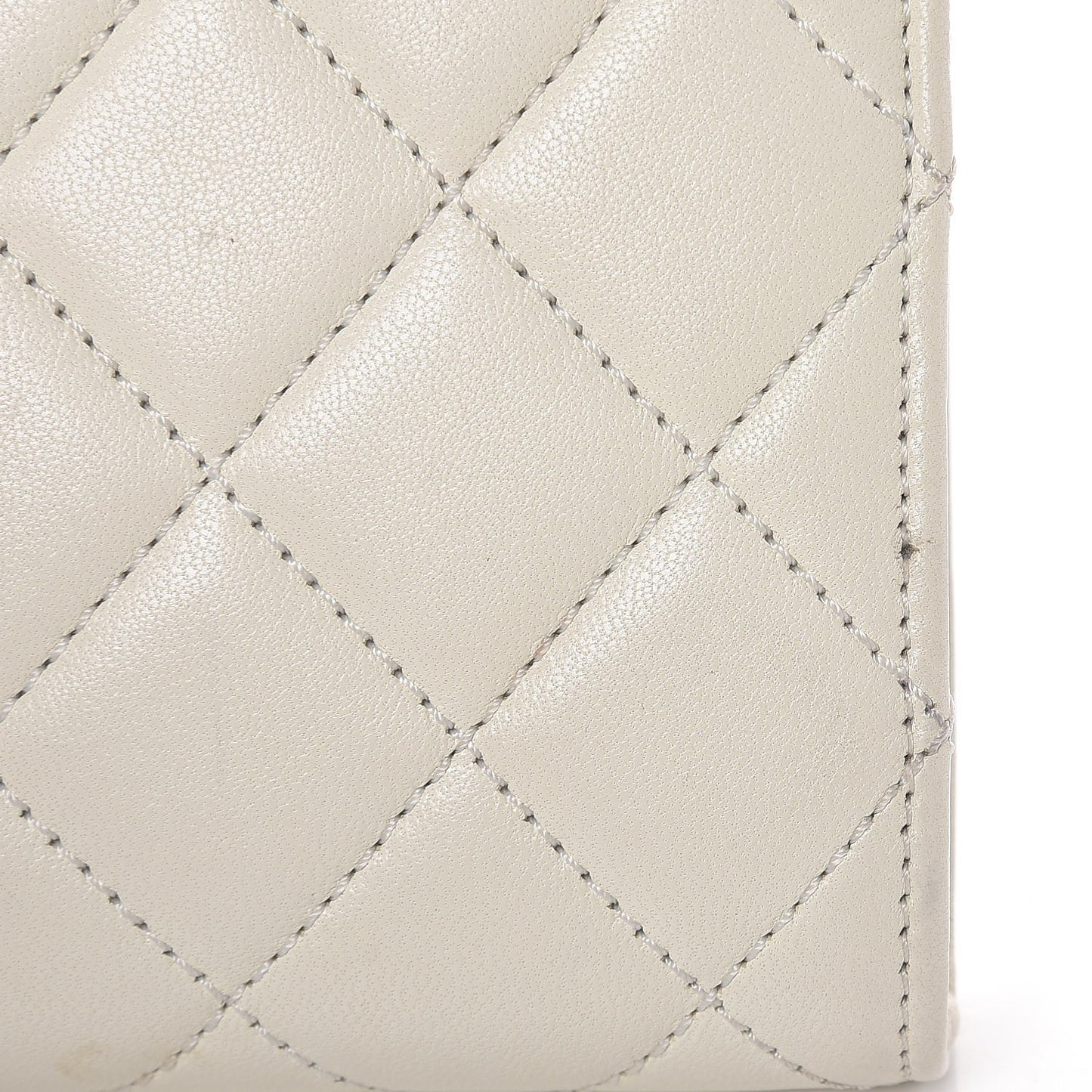 Sheepskin Quilted Beauty Lock Clutch White