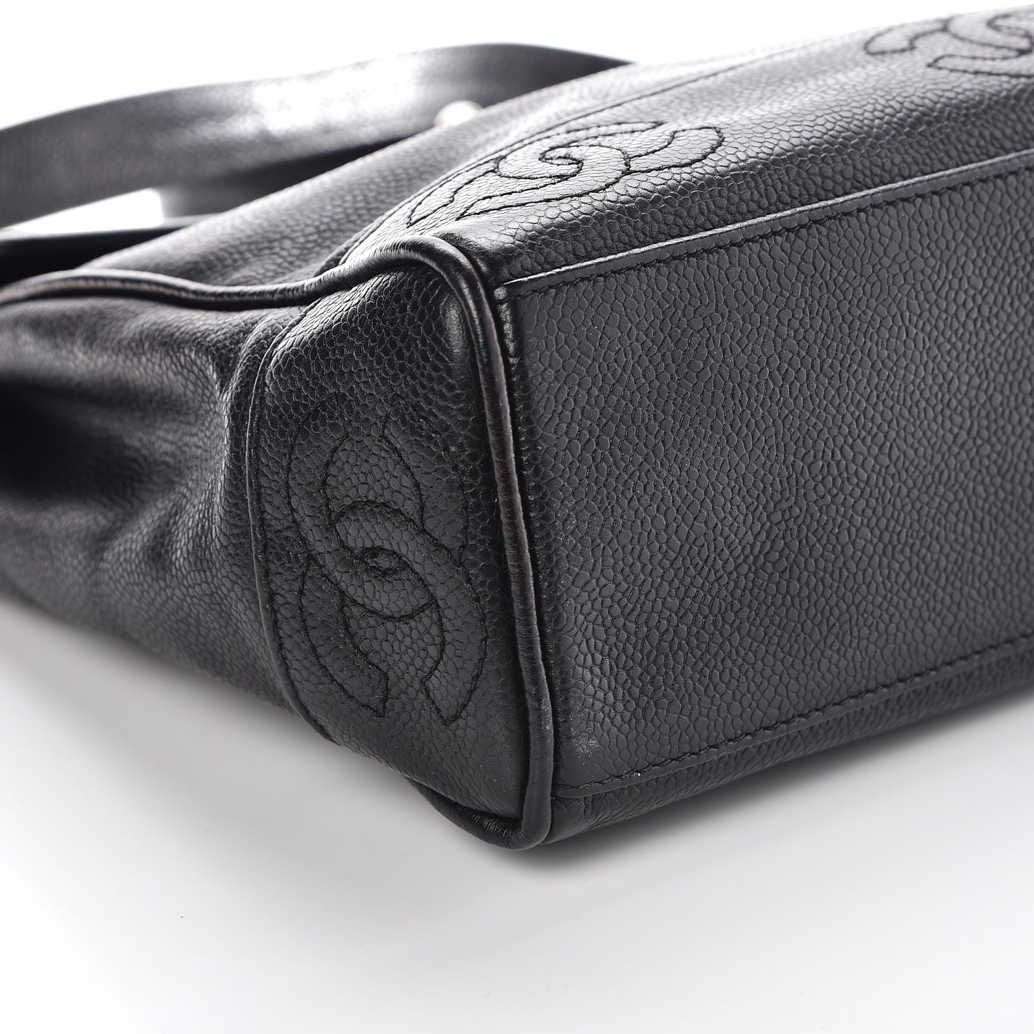 Chanel Caviar CC Shoulder Bag Black 14 of 15