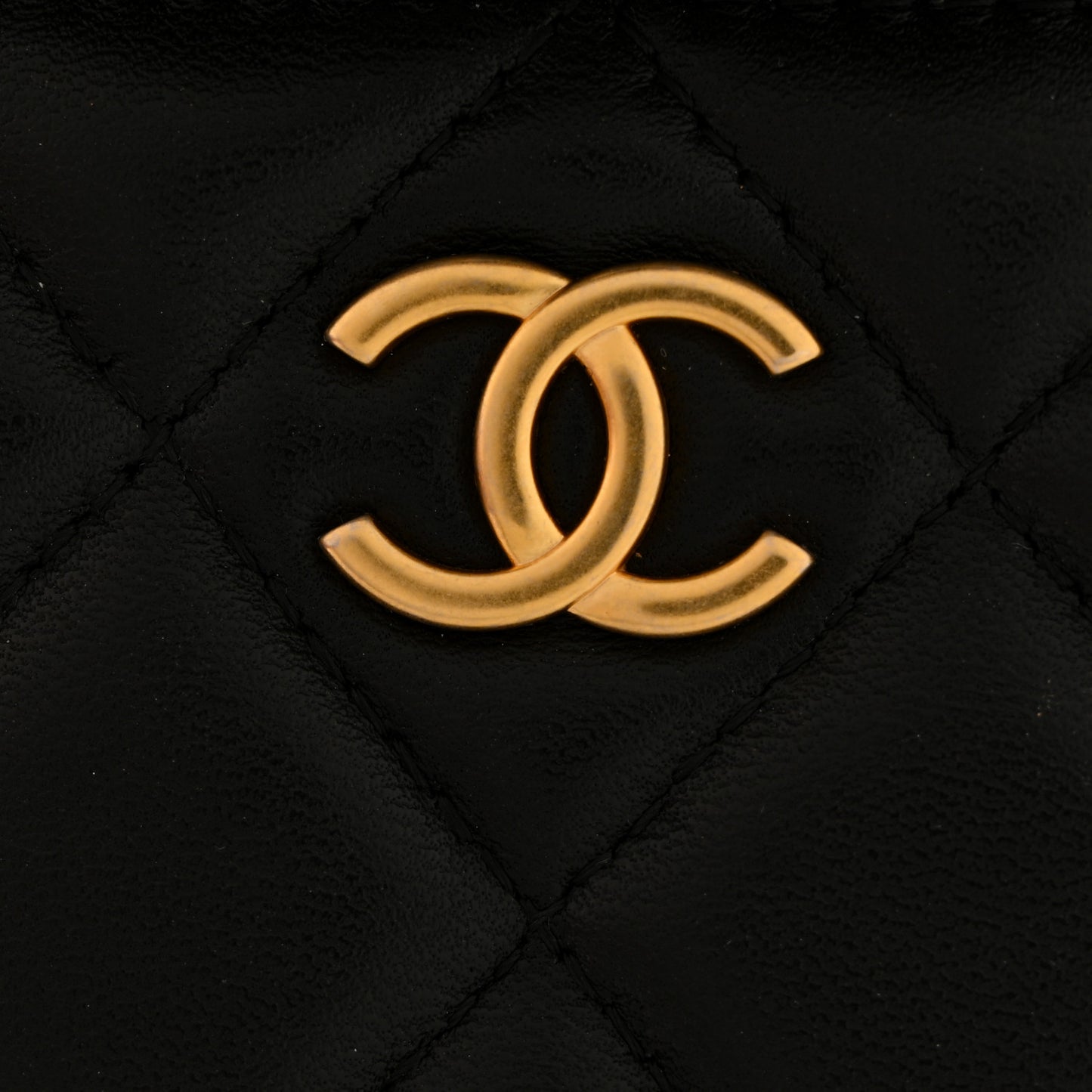 Lambskin Quilted Metal Small Top Handle Vanity Case With Chain Black