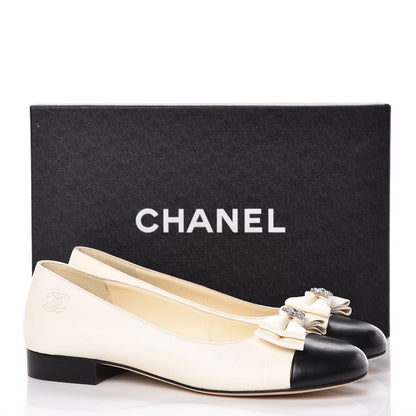 Chanel Lambskin Cap Toe Crystal Star Flats 38.5 White Black 9 of 9