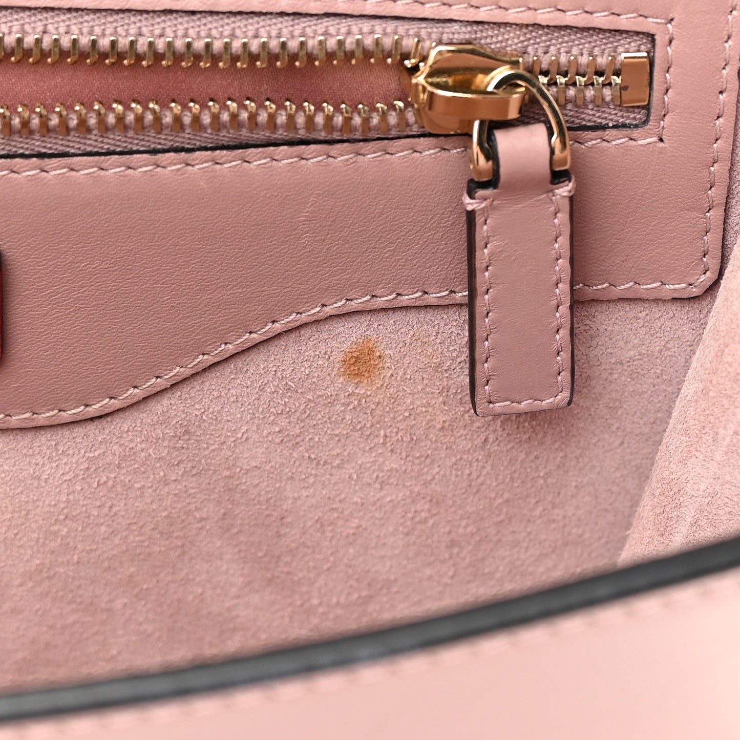 Vitello Medium Rockstud Demilune Shoulder Bag Lipstick