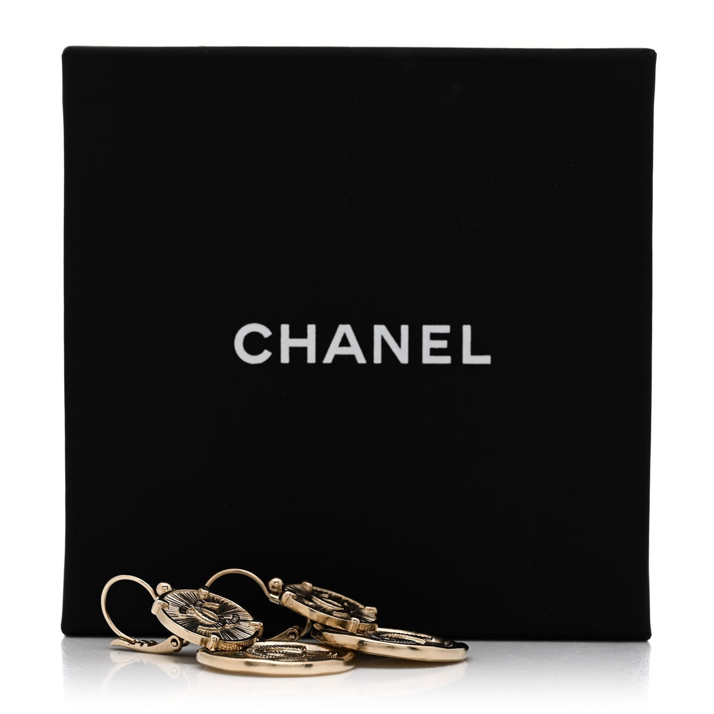 Metal Round CC Medallion Drop Earrings Gold