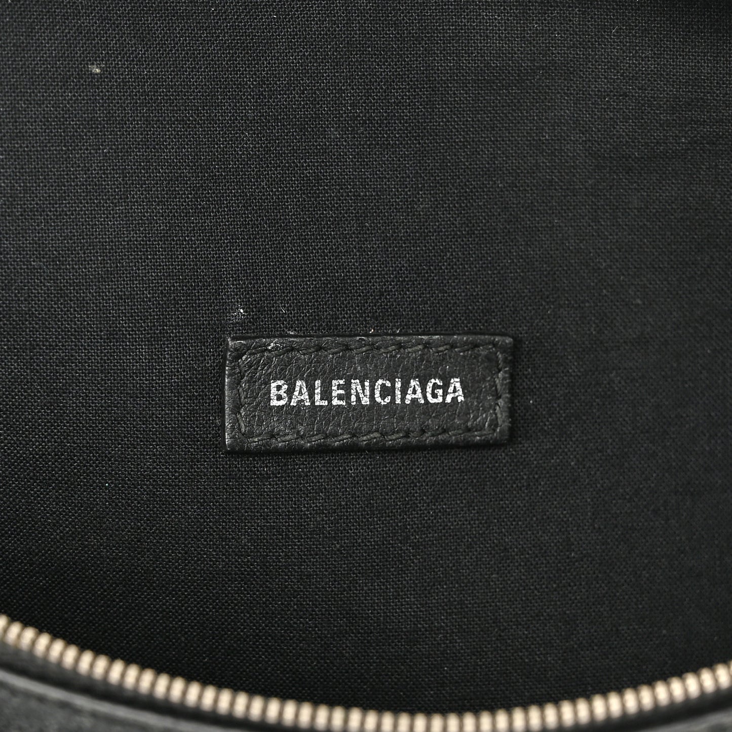 Smooth Calfskin Logo Large Everyday Beltpack Black White