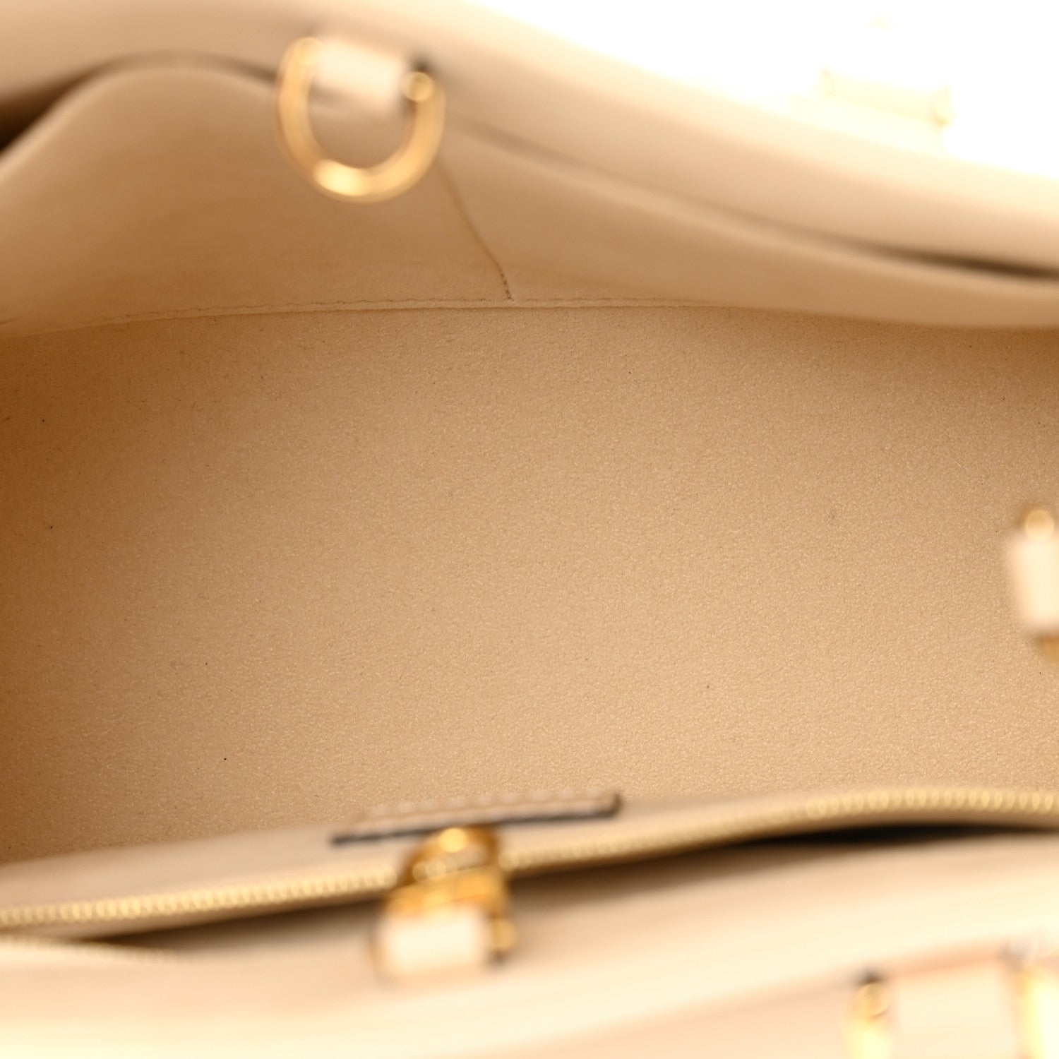 Louis Vuitton Empreinte Monogram Giant Onthego PM Cream Beige 5 of 14