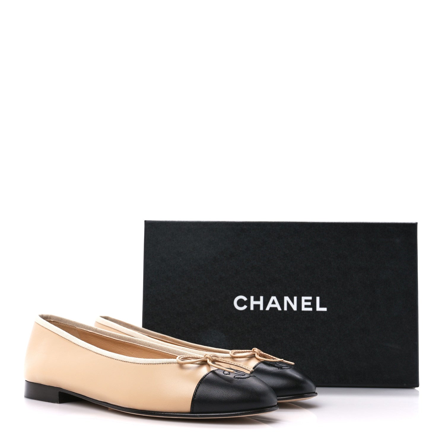 Chanel Lambskin Cap Toe CC Ballerina Flats 38.5 Beige Black 10 of 10