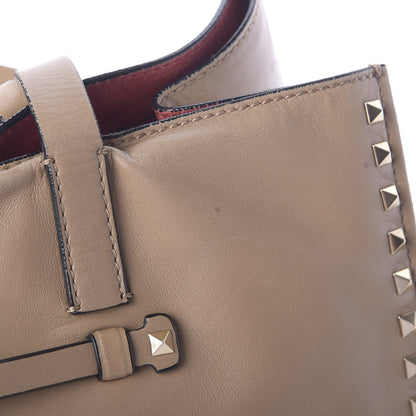 Valentino Garavani Nappa Medium Rockstud Soft Tote Soft Noisette 14 of 19