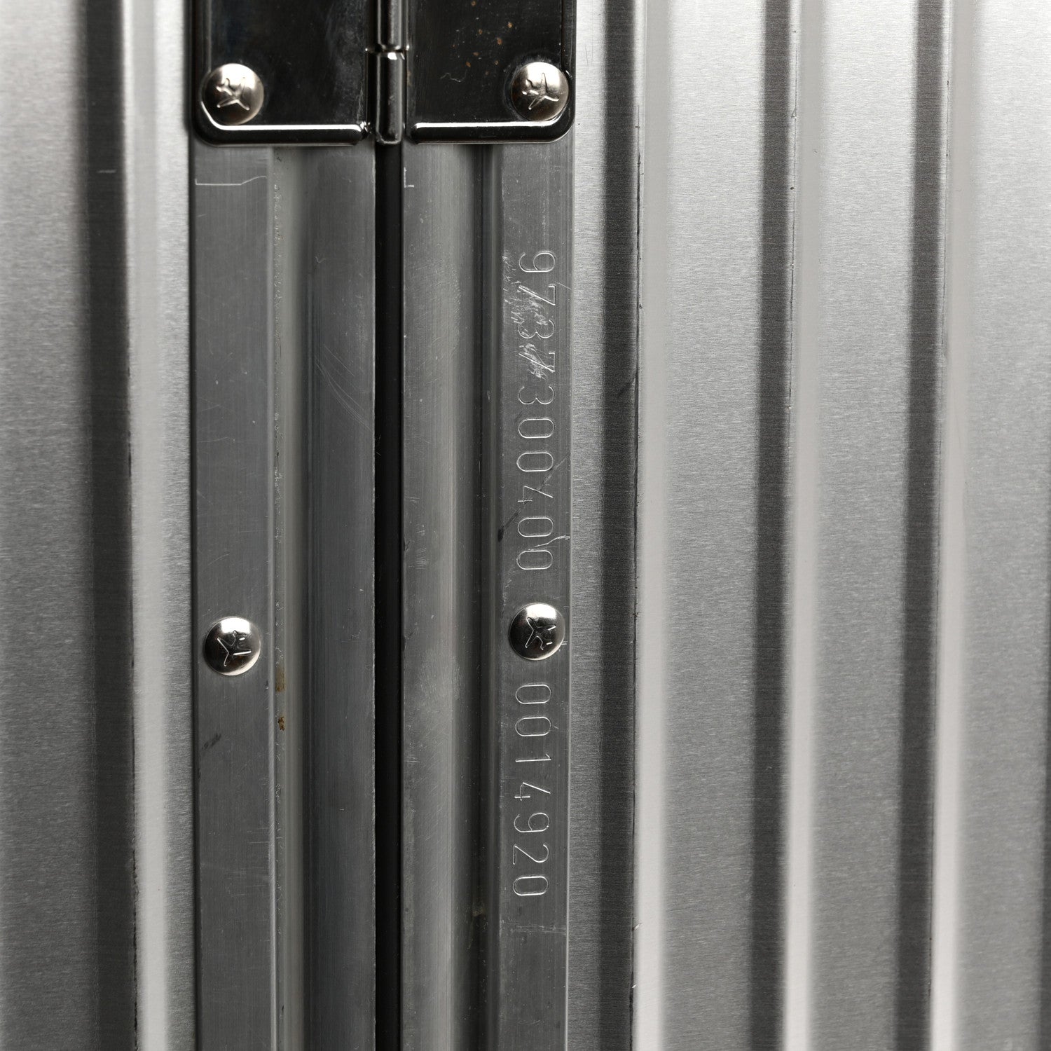 Rimowa Aluminum Classic Check-In L Silver 6 of 13