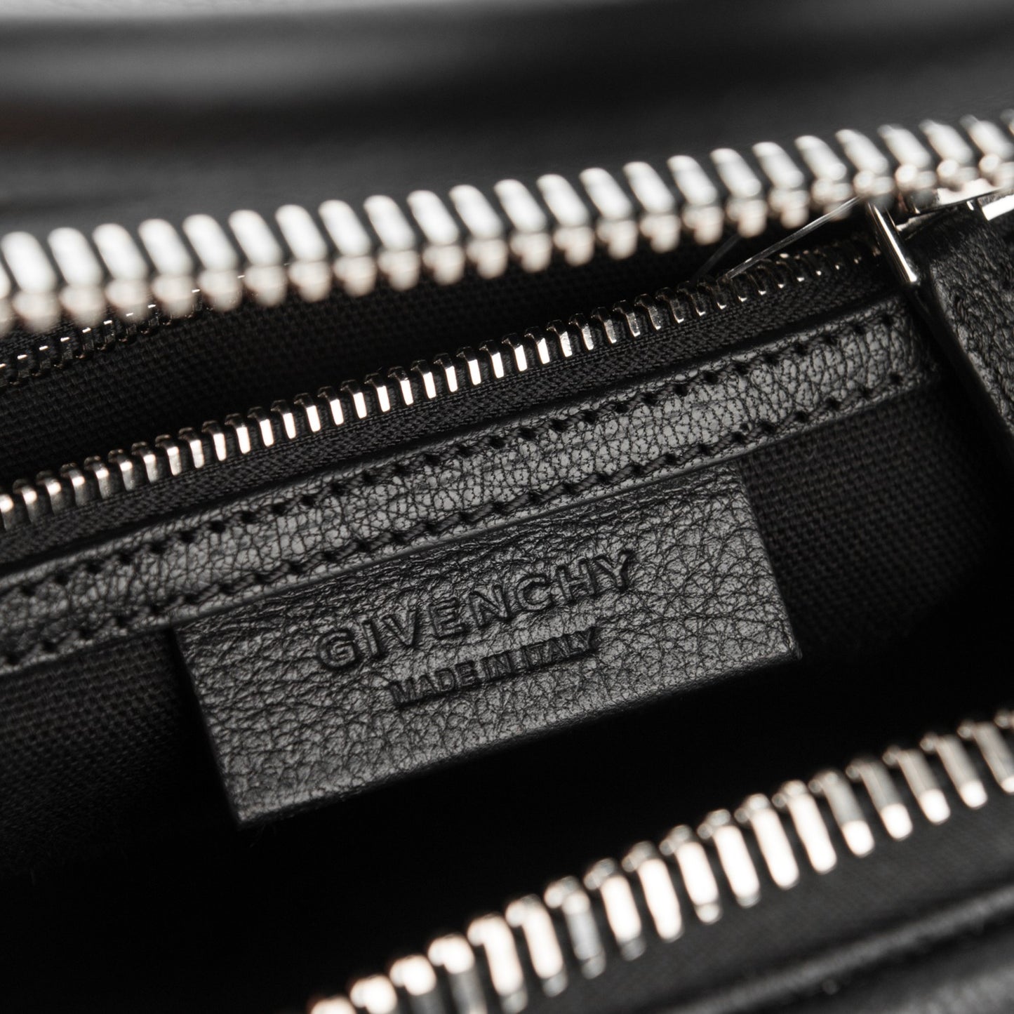 Sugar Goatskin Small Antigona Black