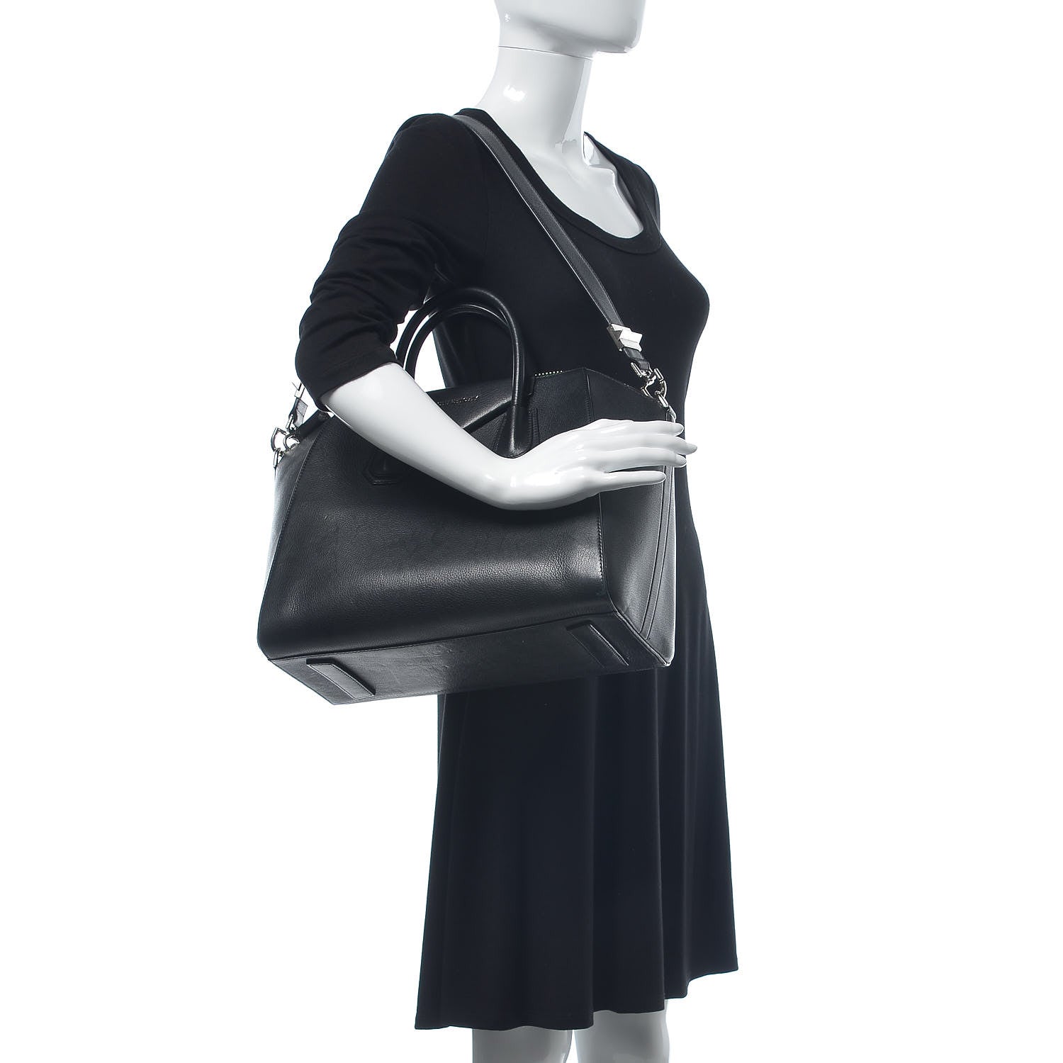 Givenchy Sugar Goatskin Medium Antigona Black 2 of 16