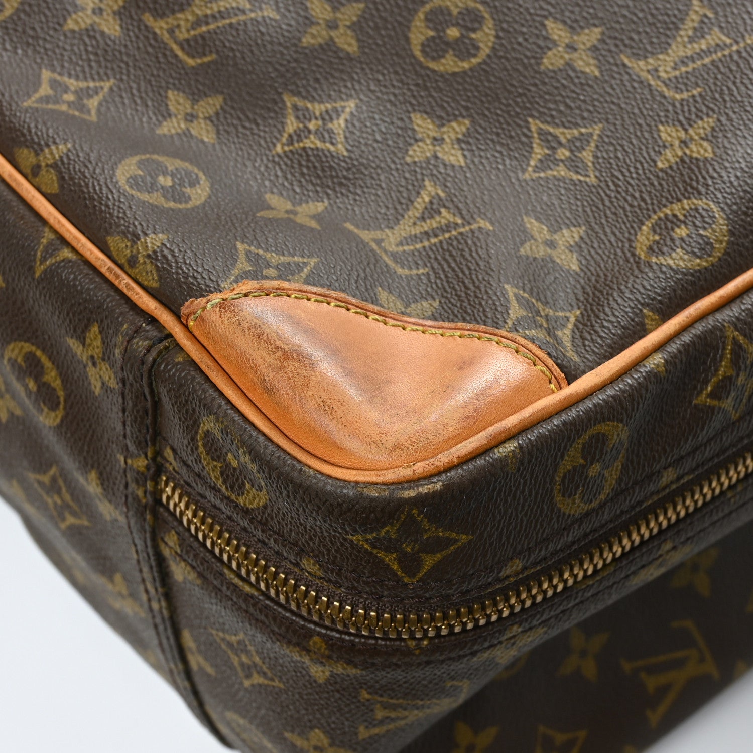 Louis Vuitton Monogram Sirius 60 9 of 21