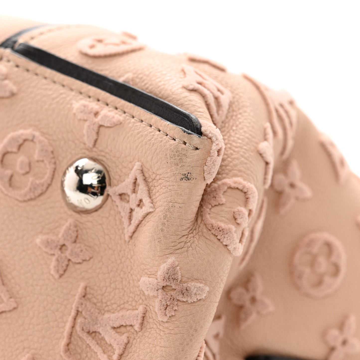 Veau Cachemire Calfskin Tote W PM Petale
