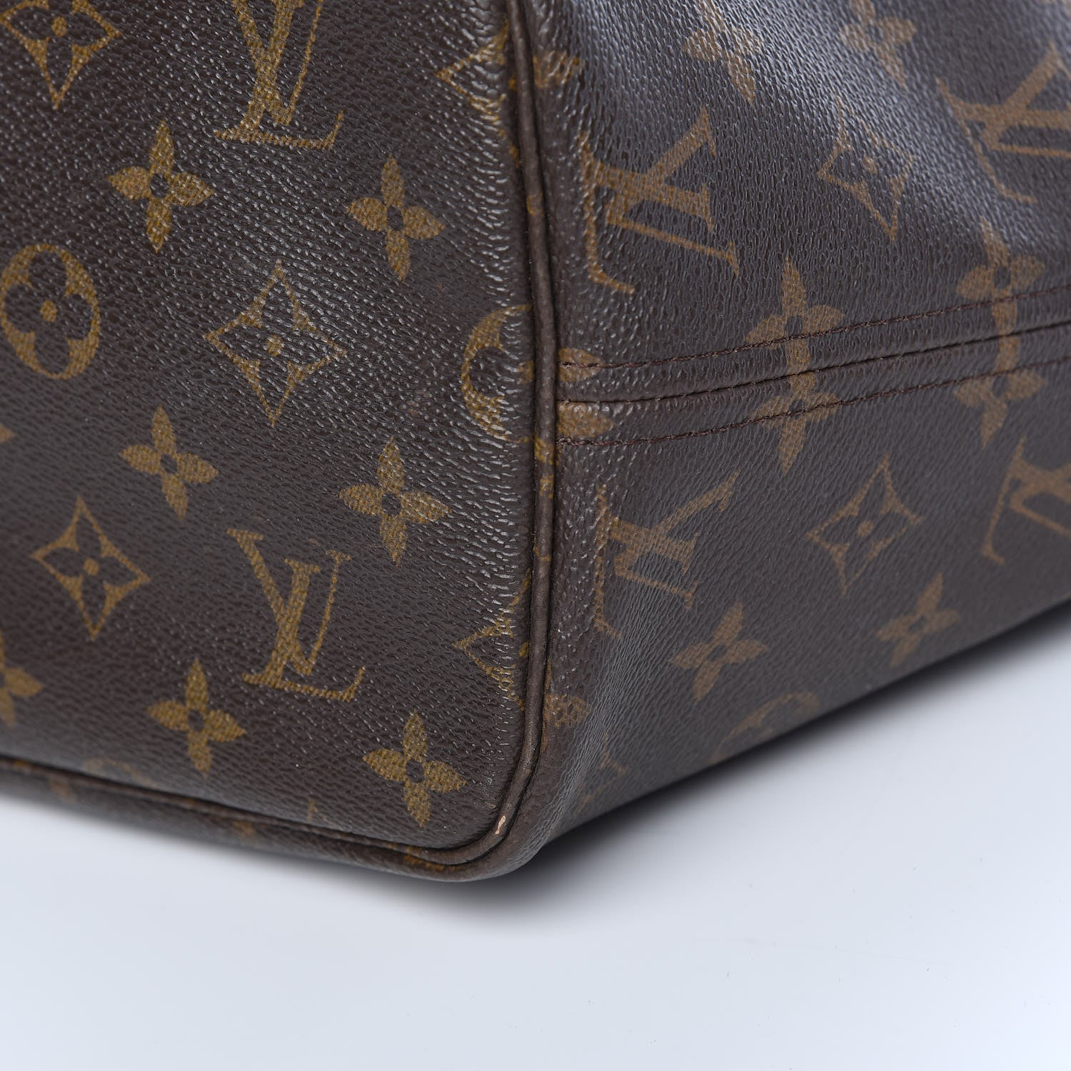 Louis Vuitton Monogram Neverfull MM 12 of 28