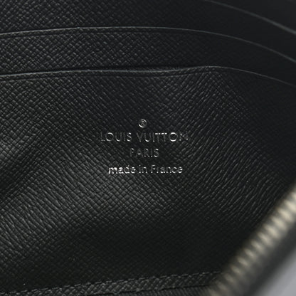 Louis Vuitton Monogram Eclipse Discovery Pochette 6 of 7