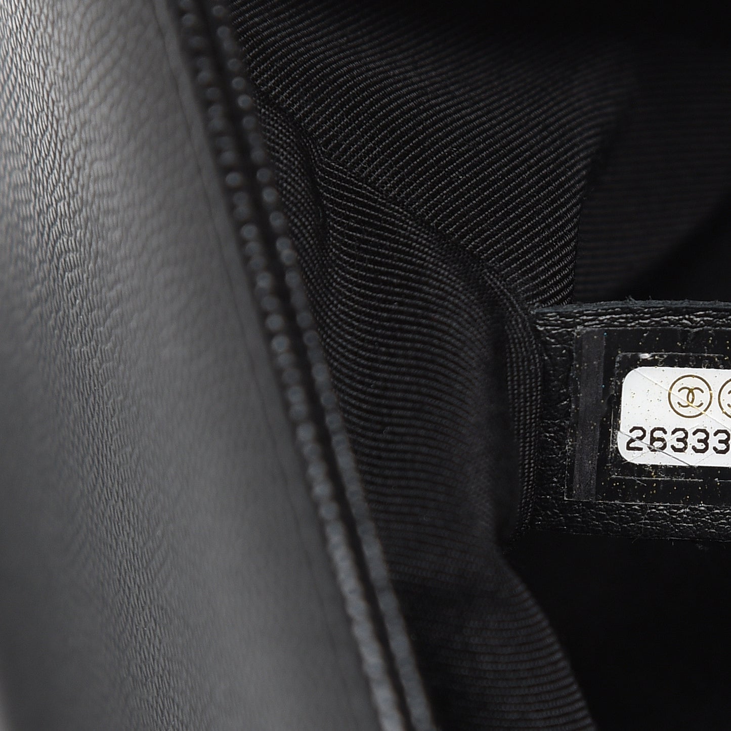Caviar Quilted Medium Boy Flap Black
