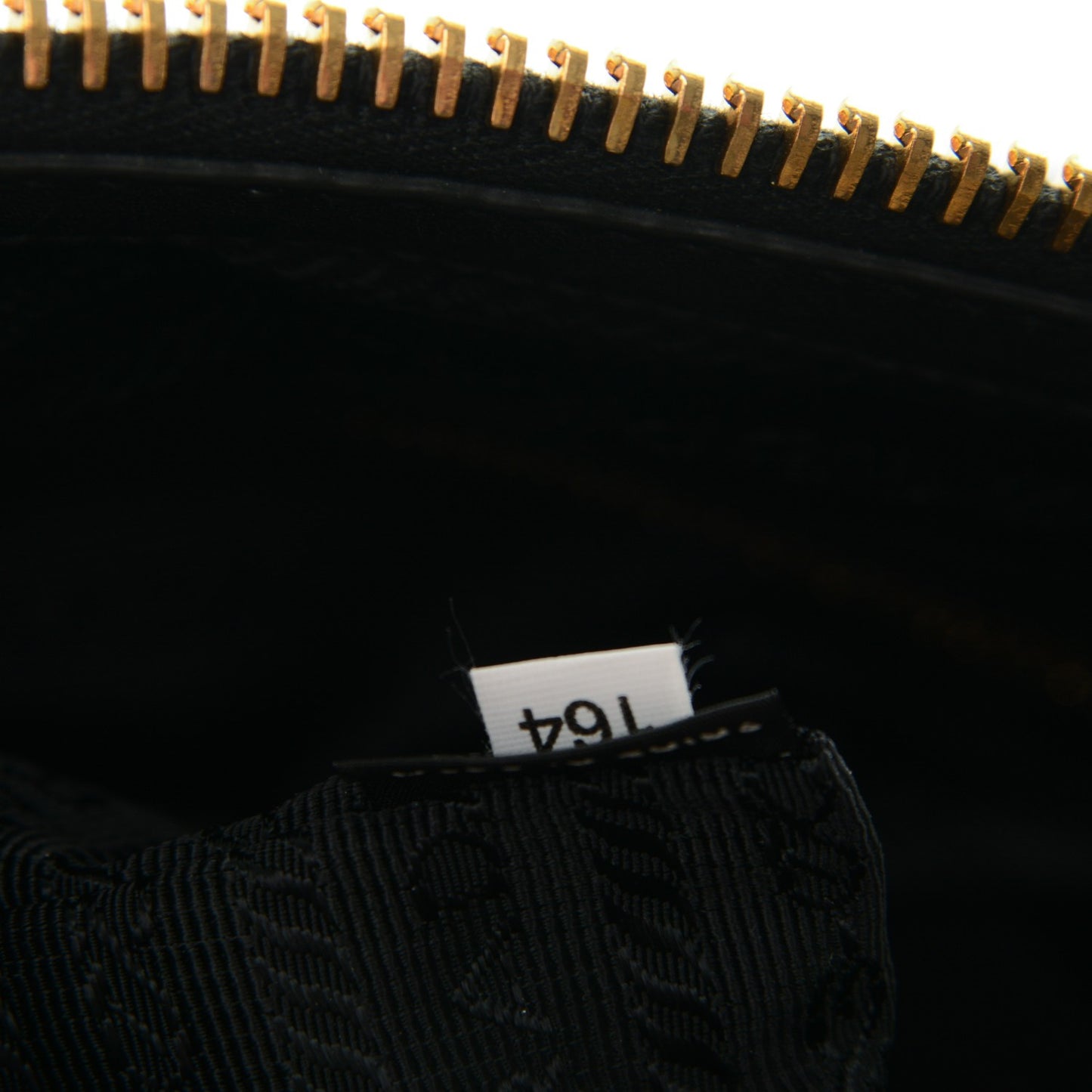 Vitello Daino Shopping Satchel Black
