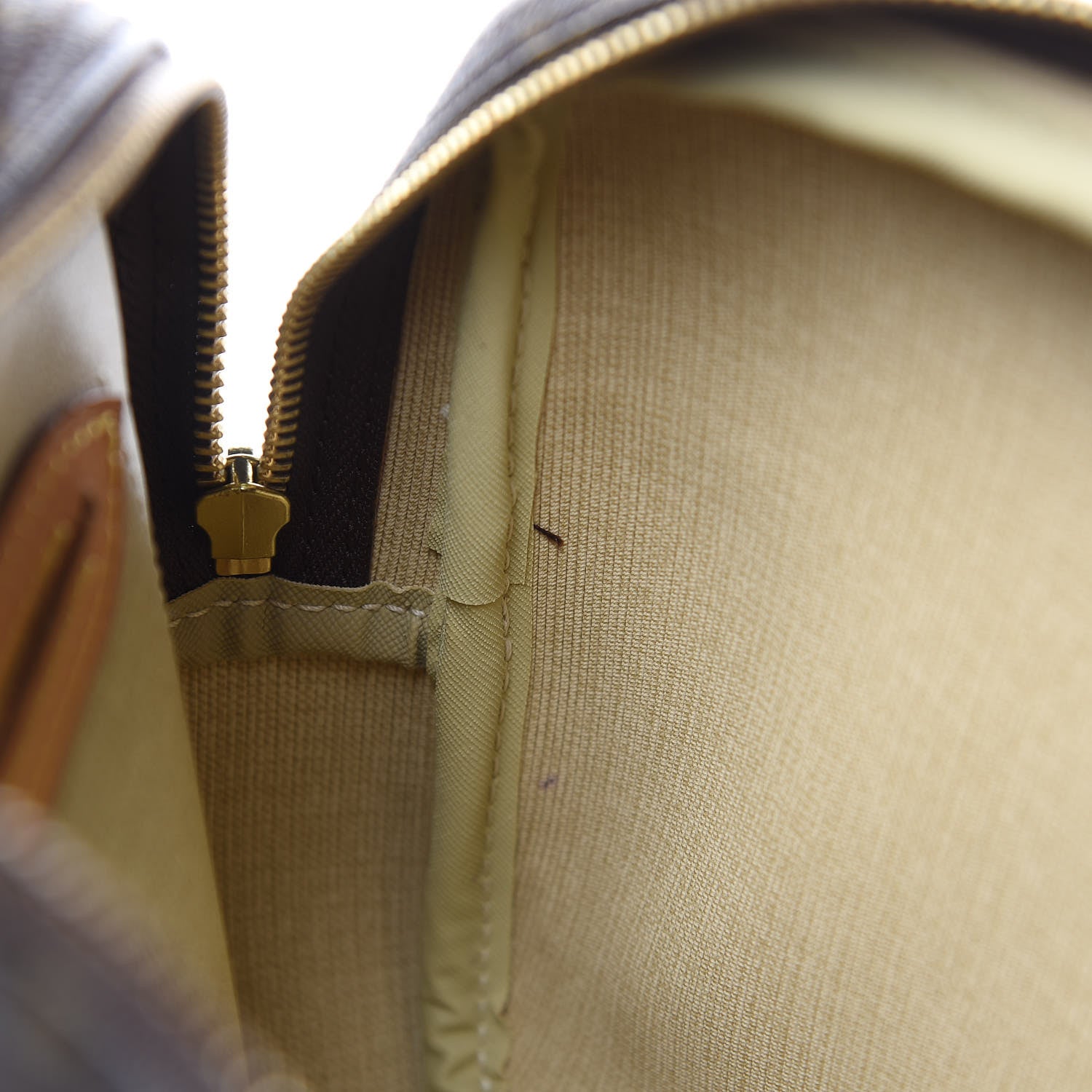 Louis Vuitton Monogram Reporter PM 14 of 21