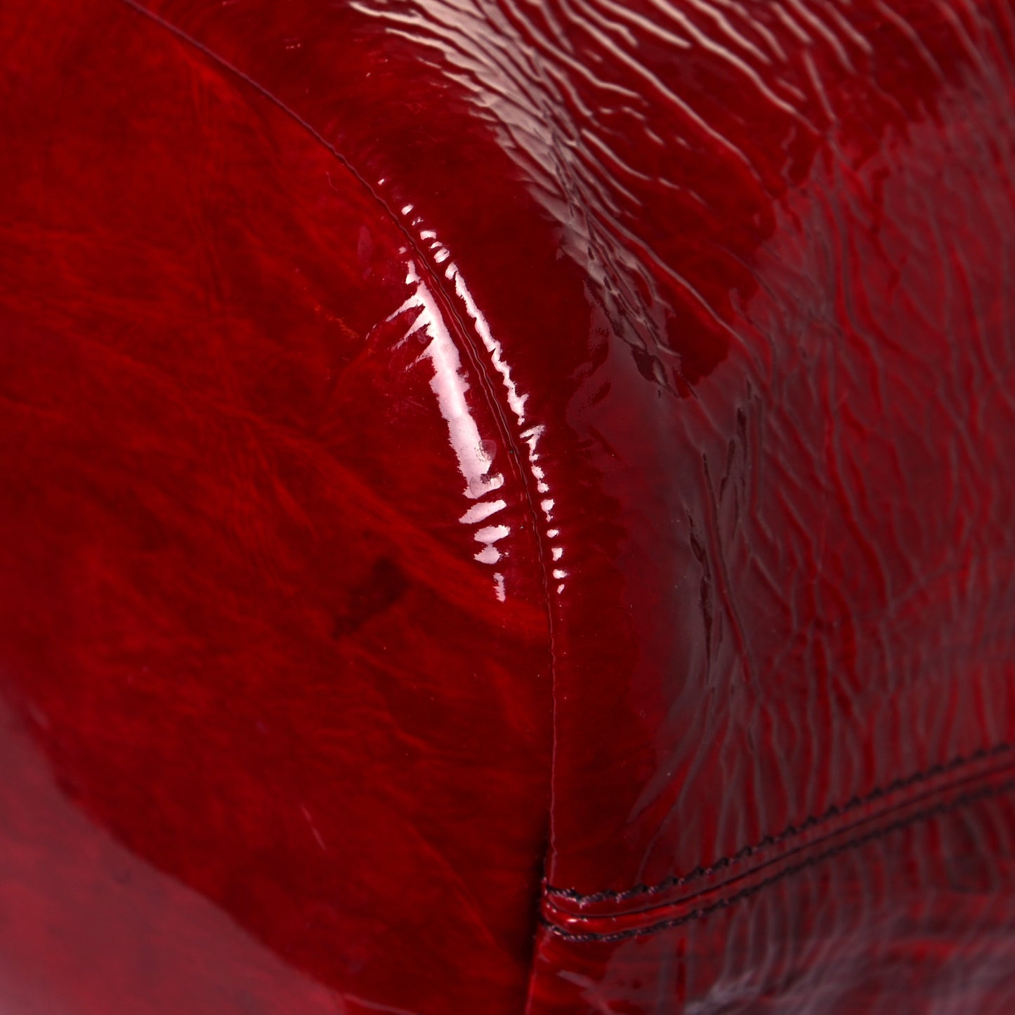 Crinkled Patent Calfskin Medium Nightingale Red
