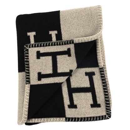Hermes Wool Cashmere New Classic Avalon Blanket Ecru Gris Fonce 2 of 4