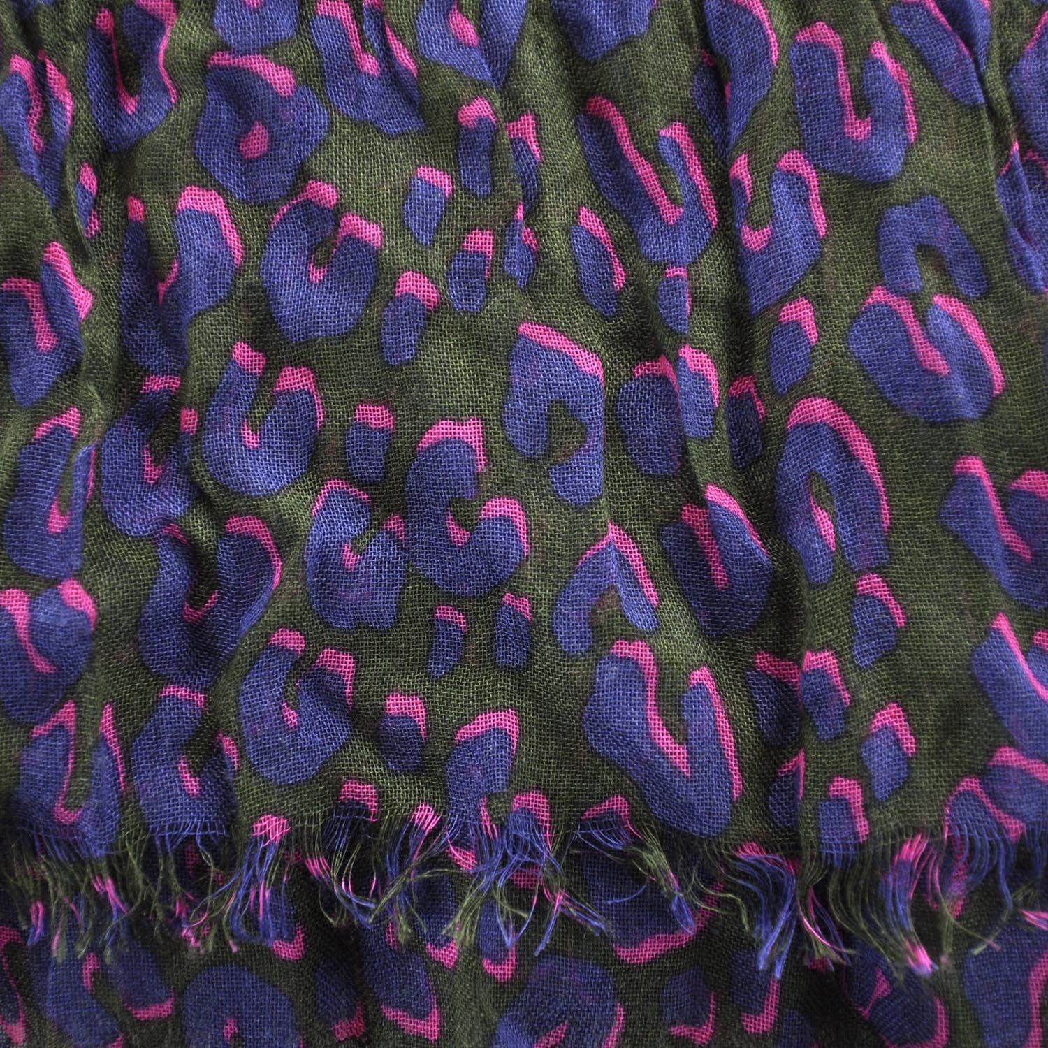 Louis Vuitton Cashmere Silk Leopard Stole 4 of 5