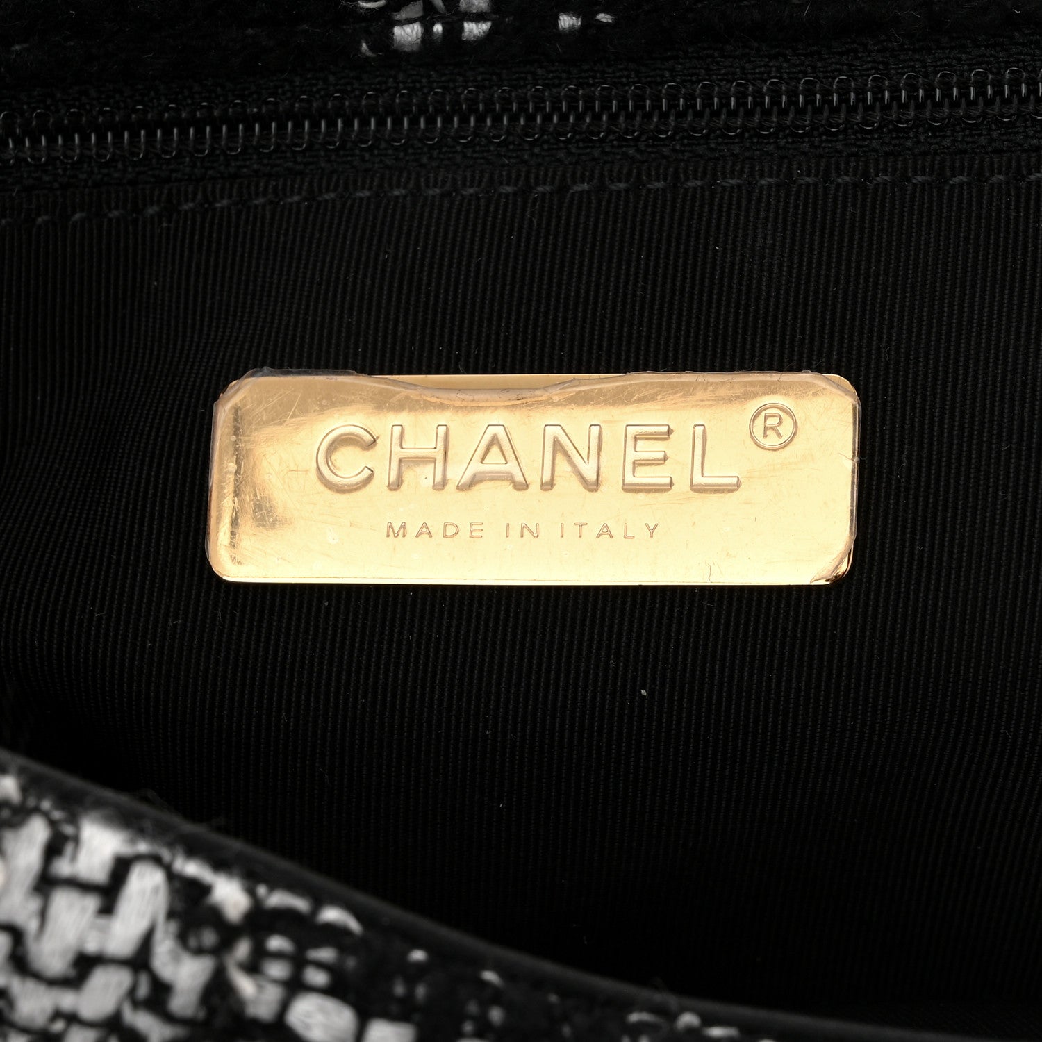 Chanel Tweed Houndstooth Quilted Medium Chanel 19 Flap Black White 6 of 10