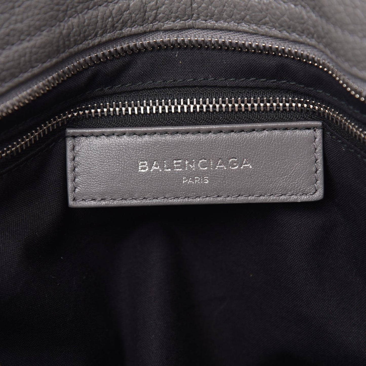Chevre Silver Metallic Edge Hardware City Gris Acier