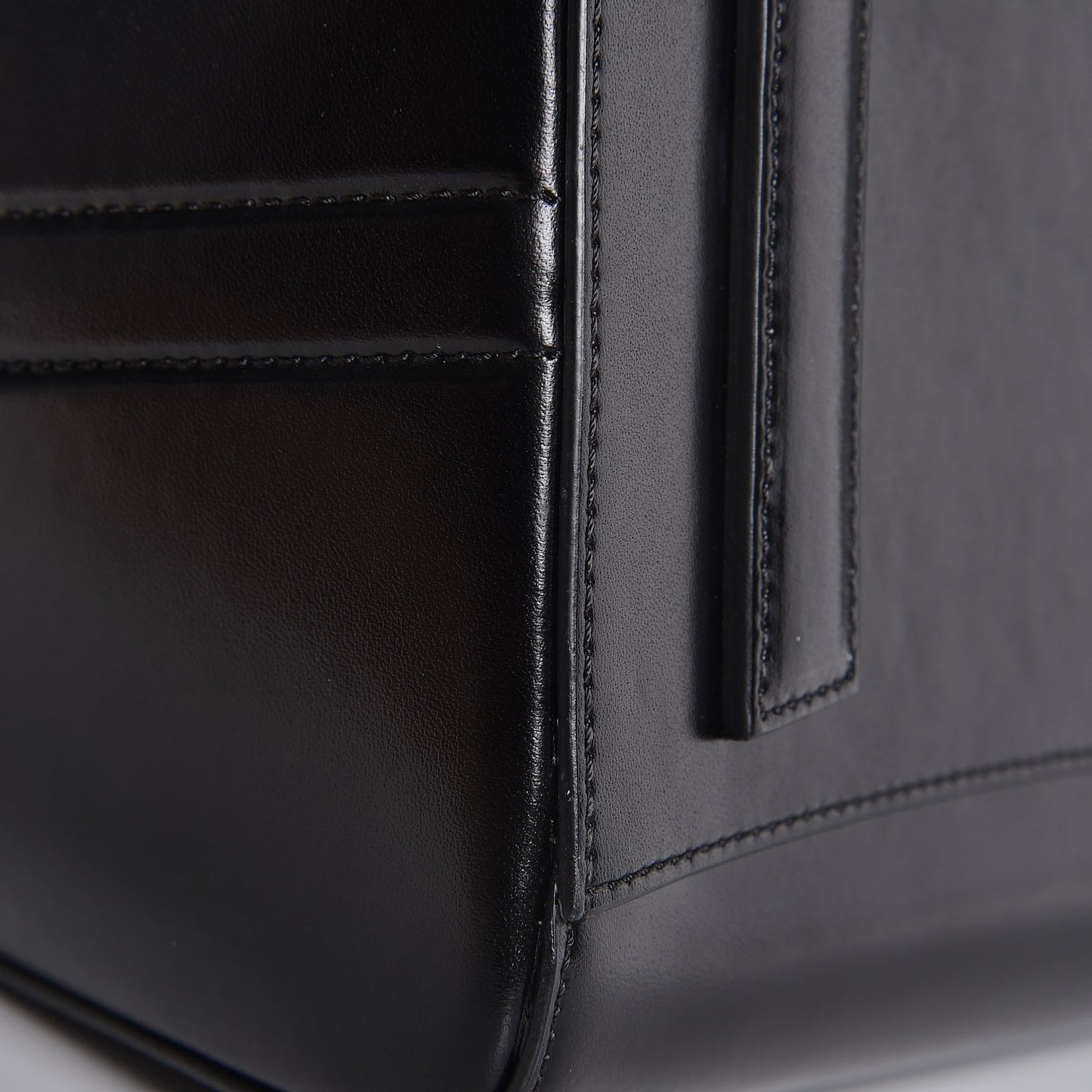 Shiny Lord Calfskin Medium Antigona Black