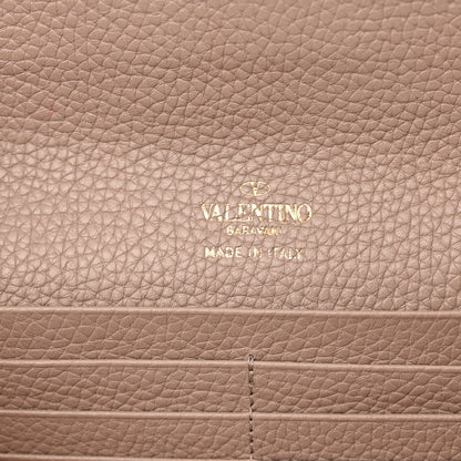 Valentino Garavani Pebbled Calfskin Rockstud Flip Lock Wallet On Chain Poudre 6 of 13