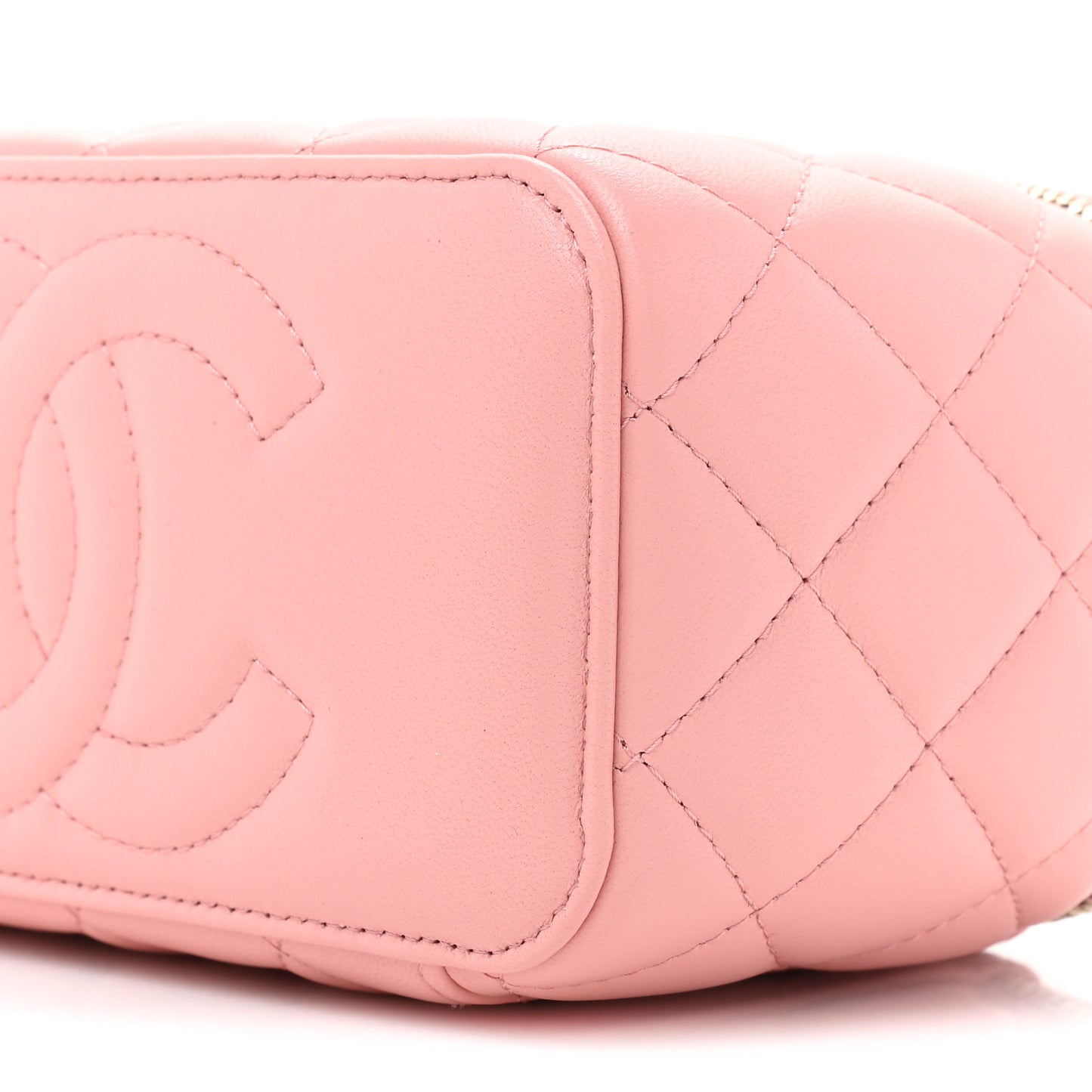 Lambskin Quilted Small Pearl Crush Vanity Case With Chain Light Pink