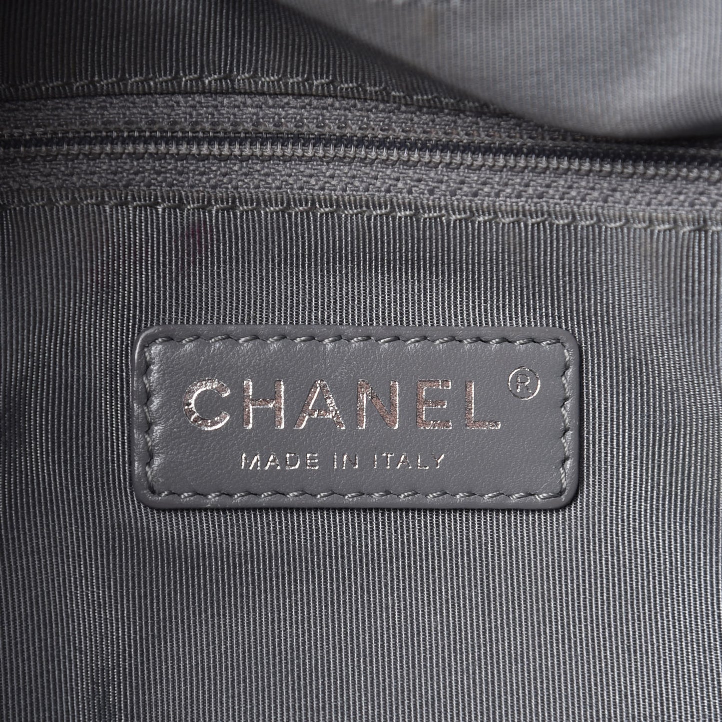 Crumpled Caviar Quilted Maxi Elastic Flap Black