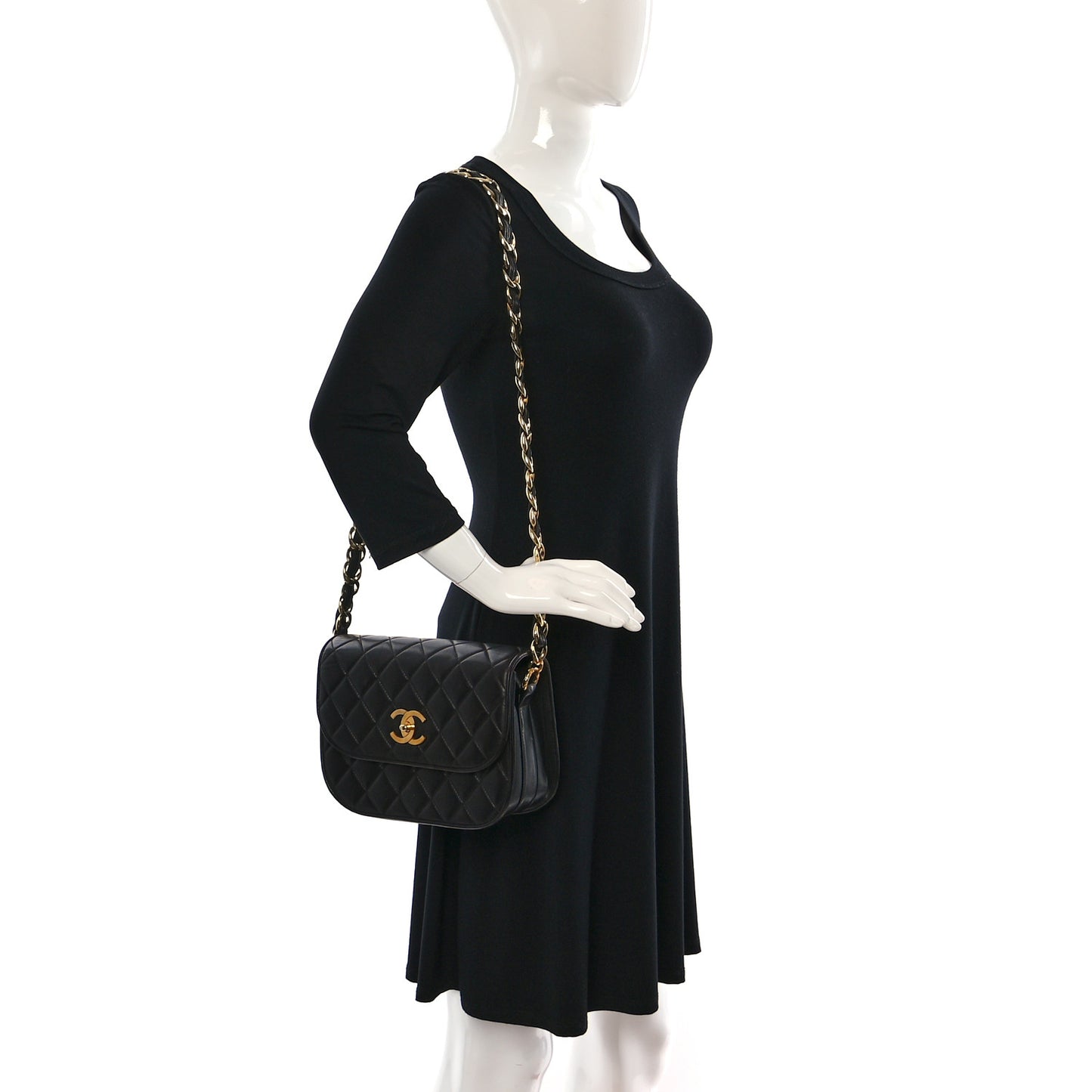 Lambskin Quilted Round Flap Black