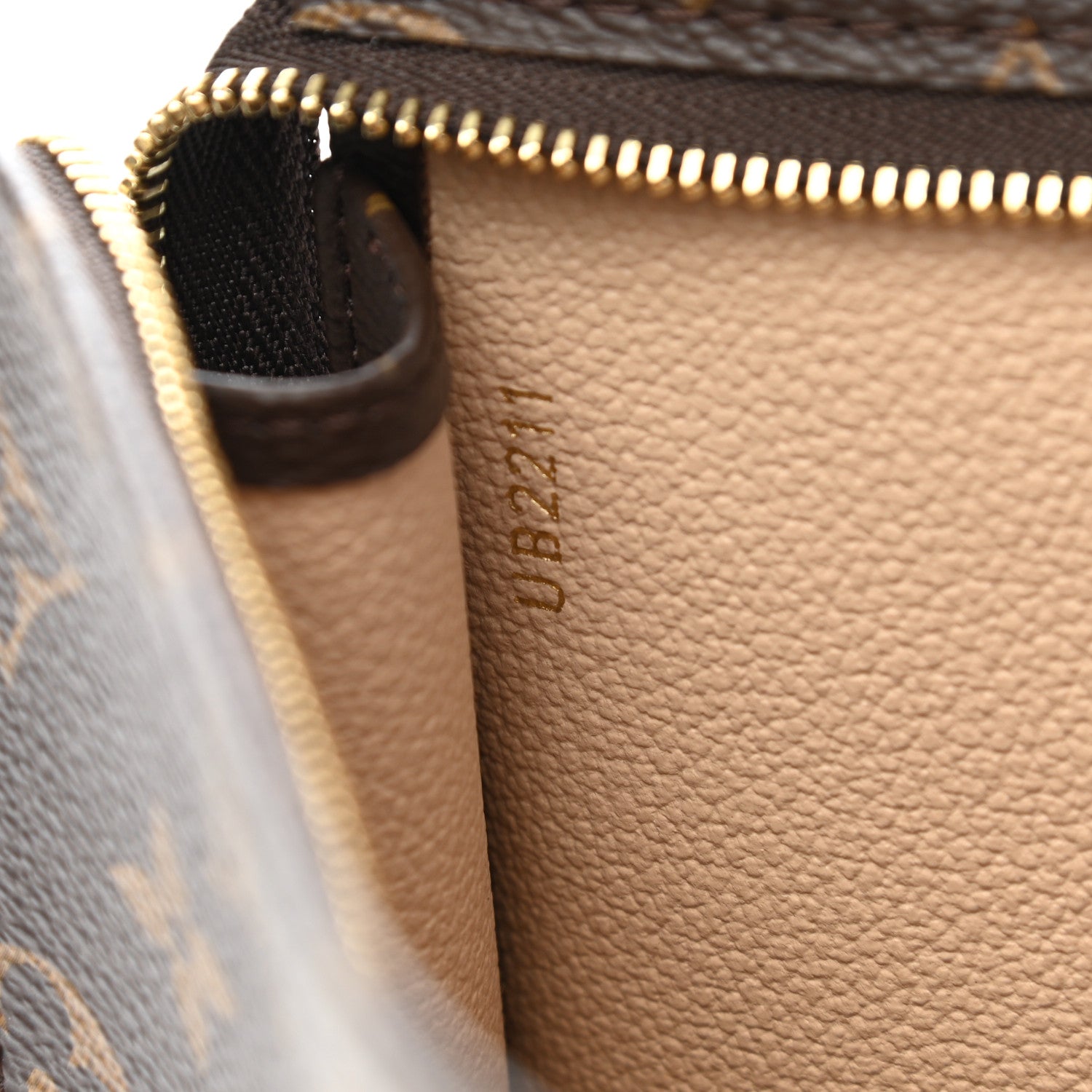 Louis Vuitton Monogram Toiletry Pouch 26 7 of 7