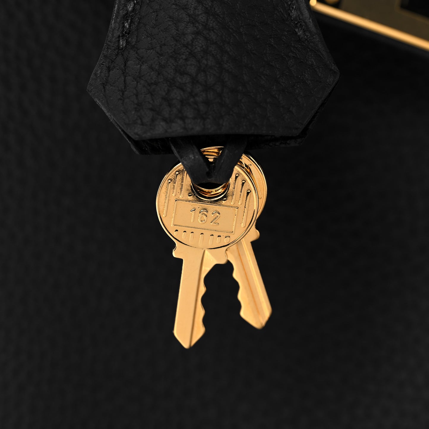 Togo Matte Alligator Kelly Retourne Touch 28 Black