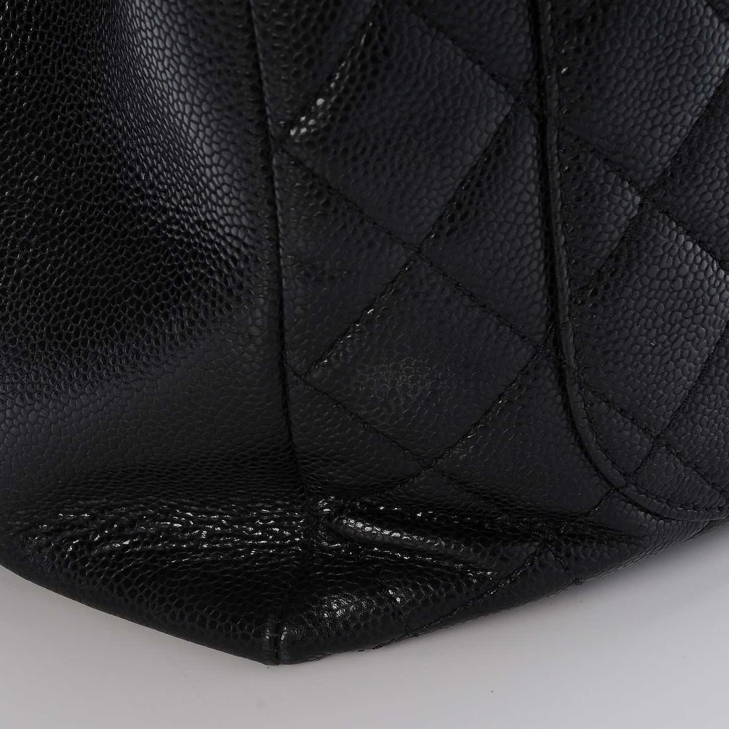 Caviar Quilted XL Grand Shopping Tote GST Black