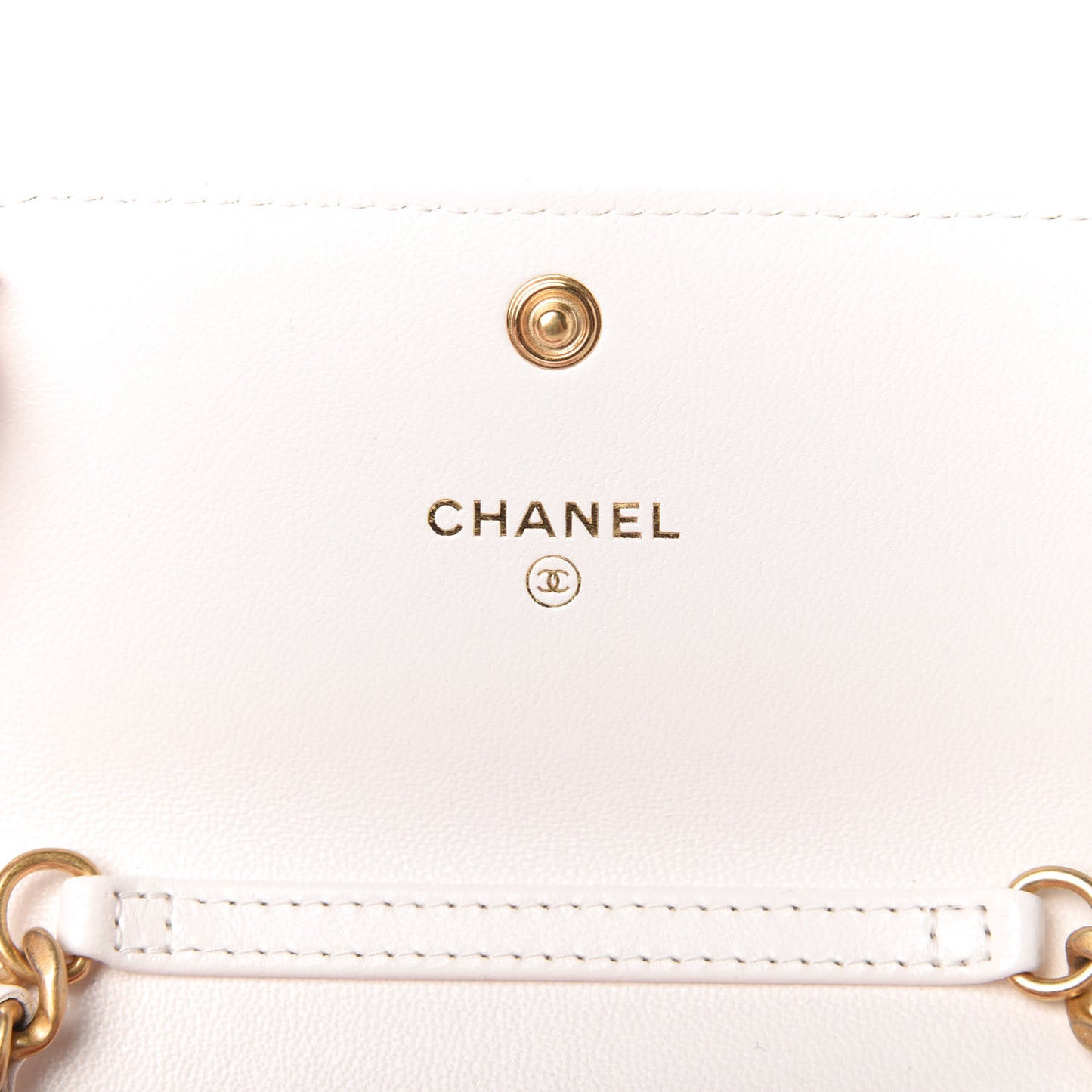 Shiny Goatskin Quilted Chanel 19 Flap Coin Purse With Chain White