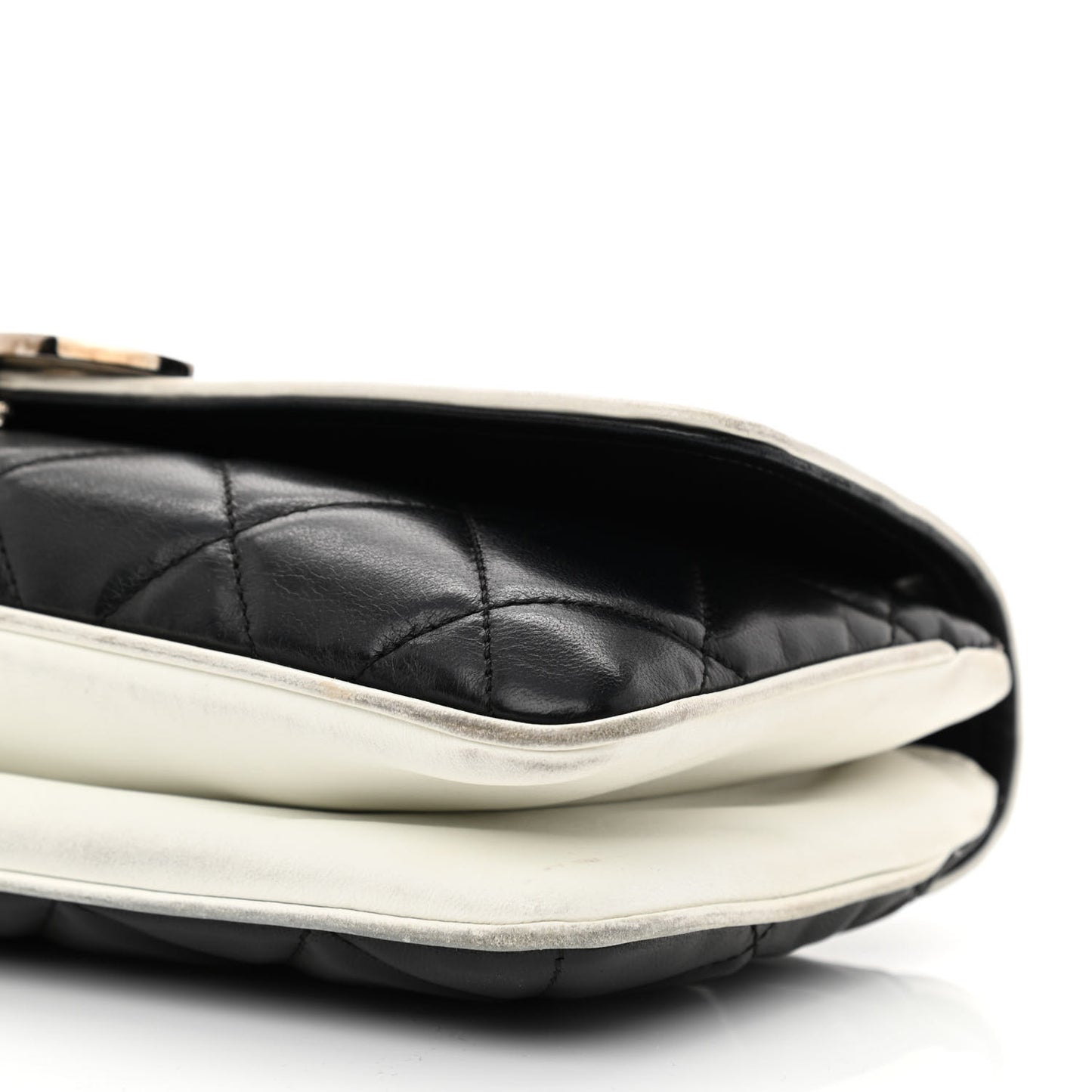 Lambskin Quilted Flap Black White